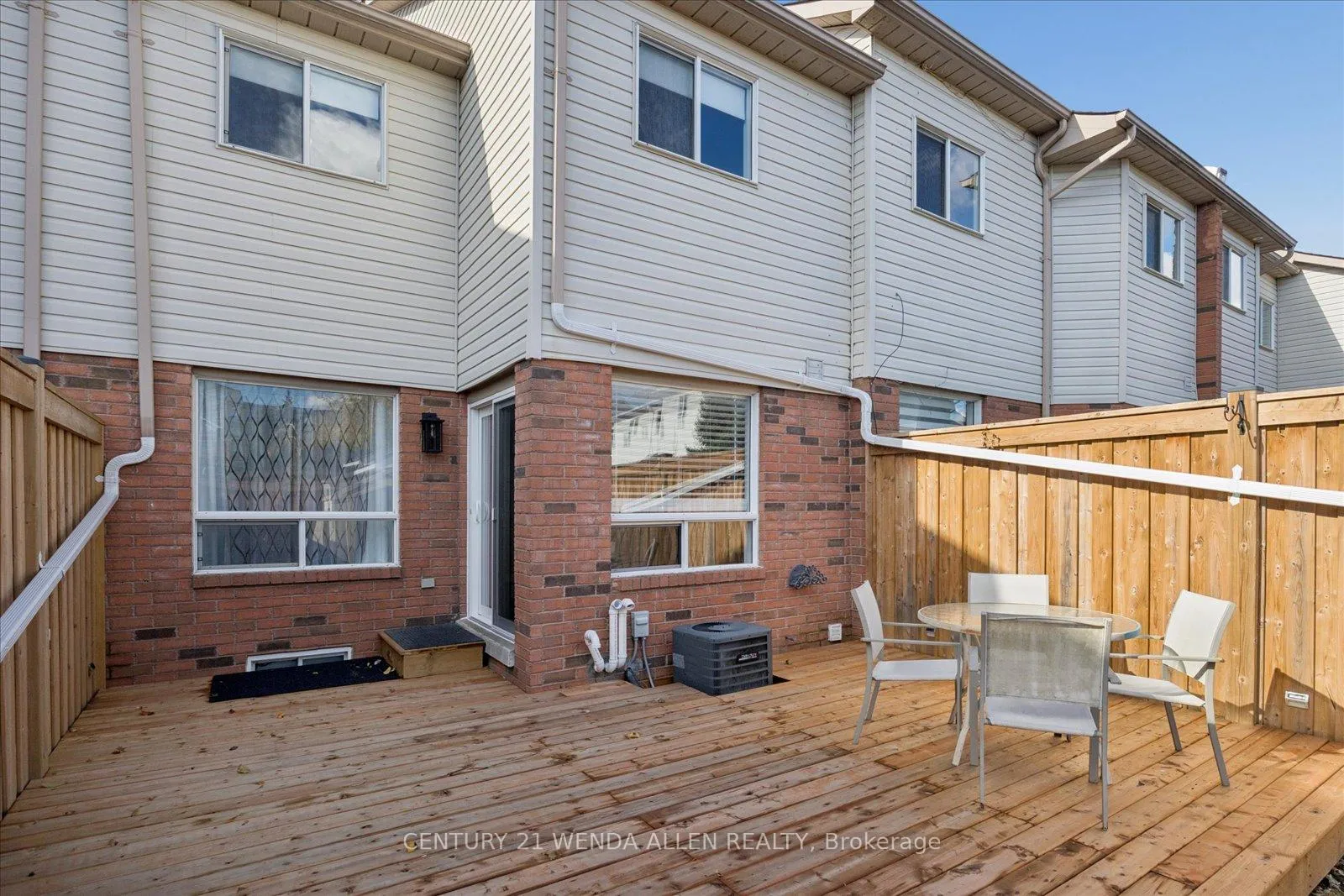 Photo 4 of 1781 Woodgate Trail, Oshawa, Samac — HOMEH