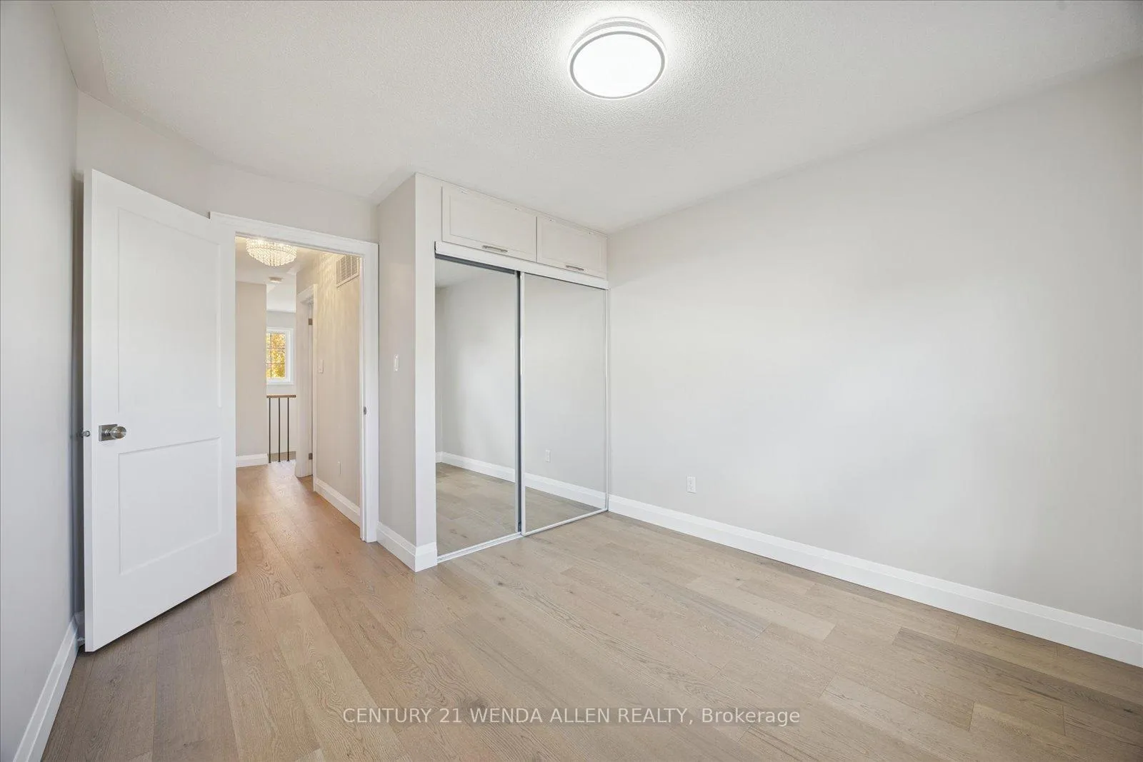Photo 9 of 1781 Woodgate Trail, Oshawa, Samac — HOMEH