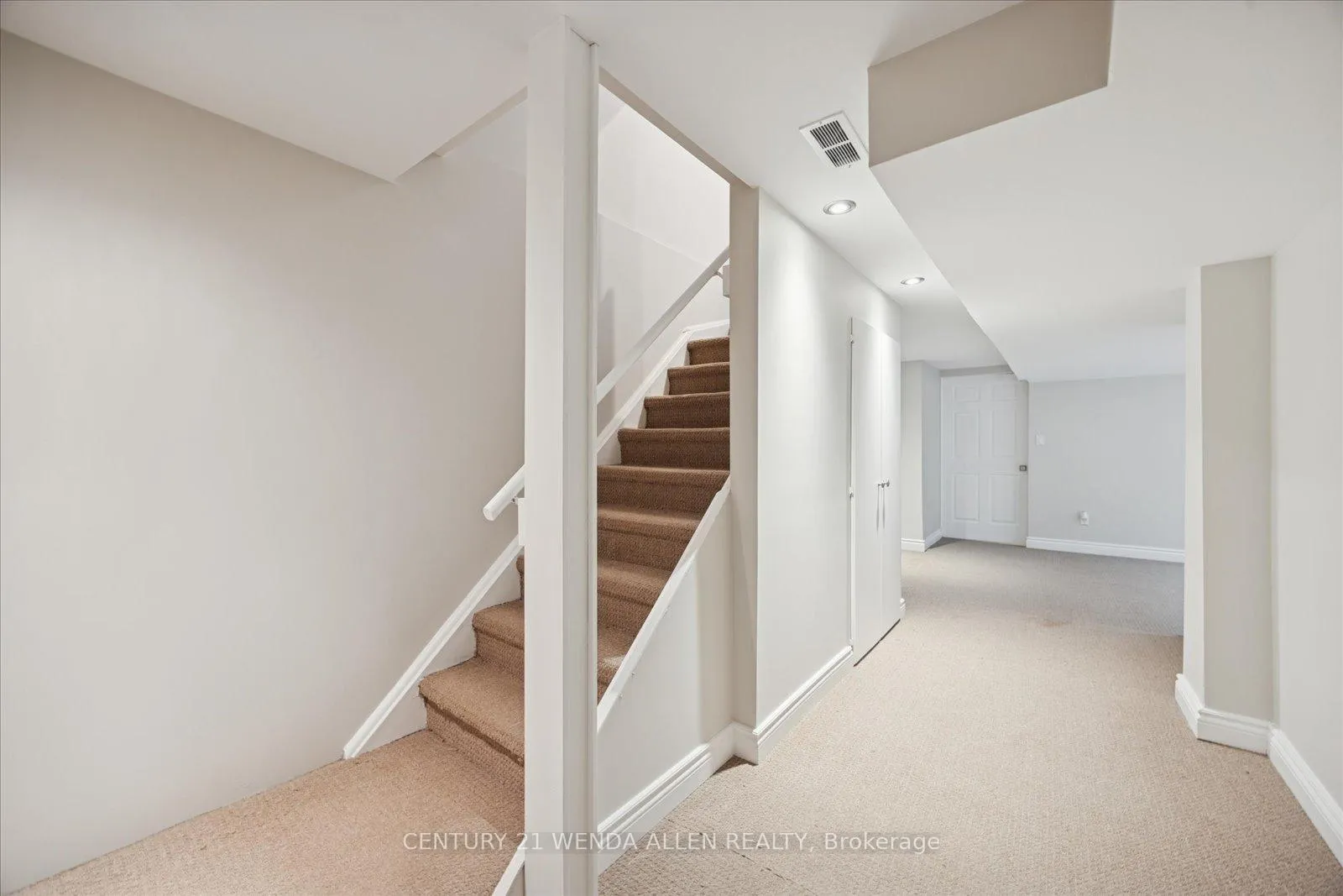 Photo 10 of 1781 Woodgate Trail, Oshawa, Samac — HOMEH