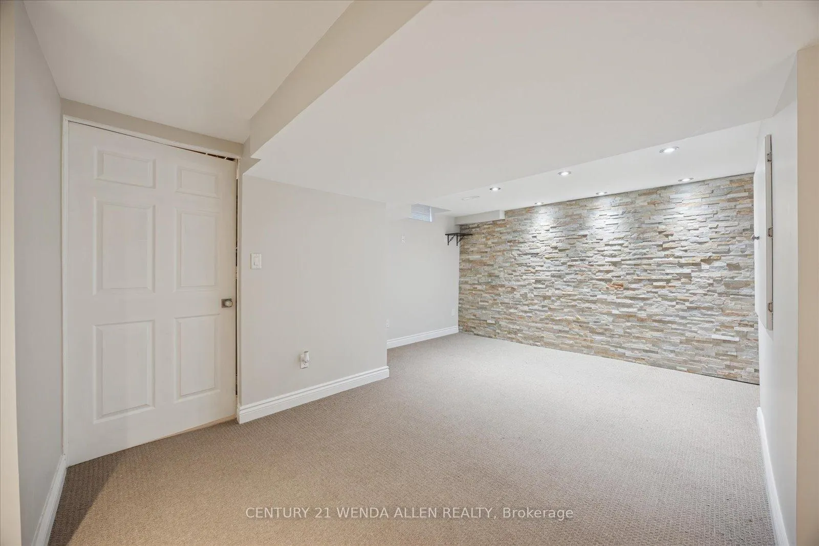 Photo 12 of 1781 Woodgate Trail, Oshawa, Samac — HOMEH