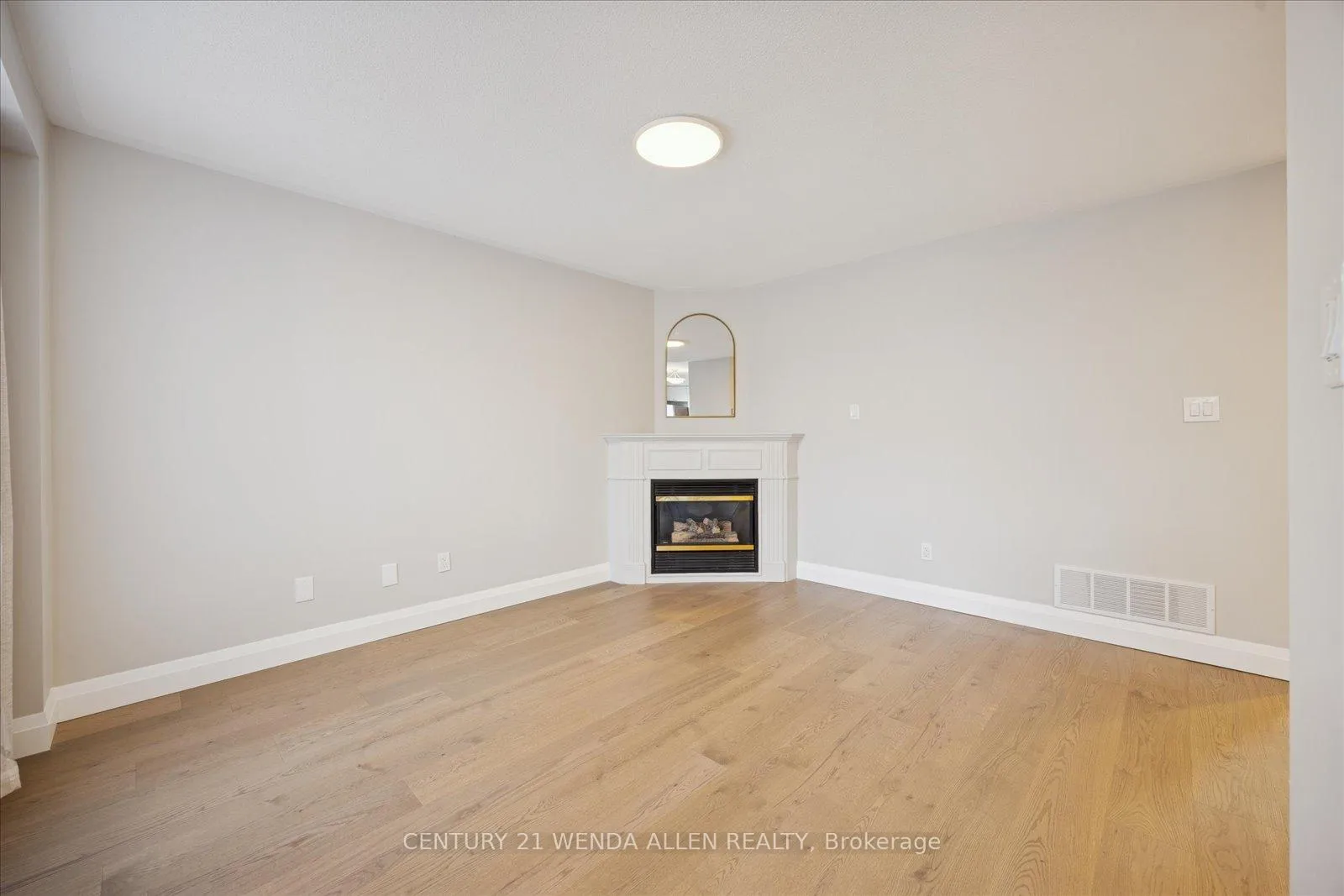 Photo 18 of 1781 Woodgate Trail, Oshawa, Samac — HOMEH