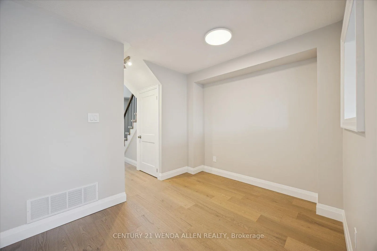 Photo 20 of 1781 Woodgate Trail, Oshawa, Samac — HOMEH