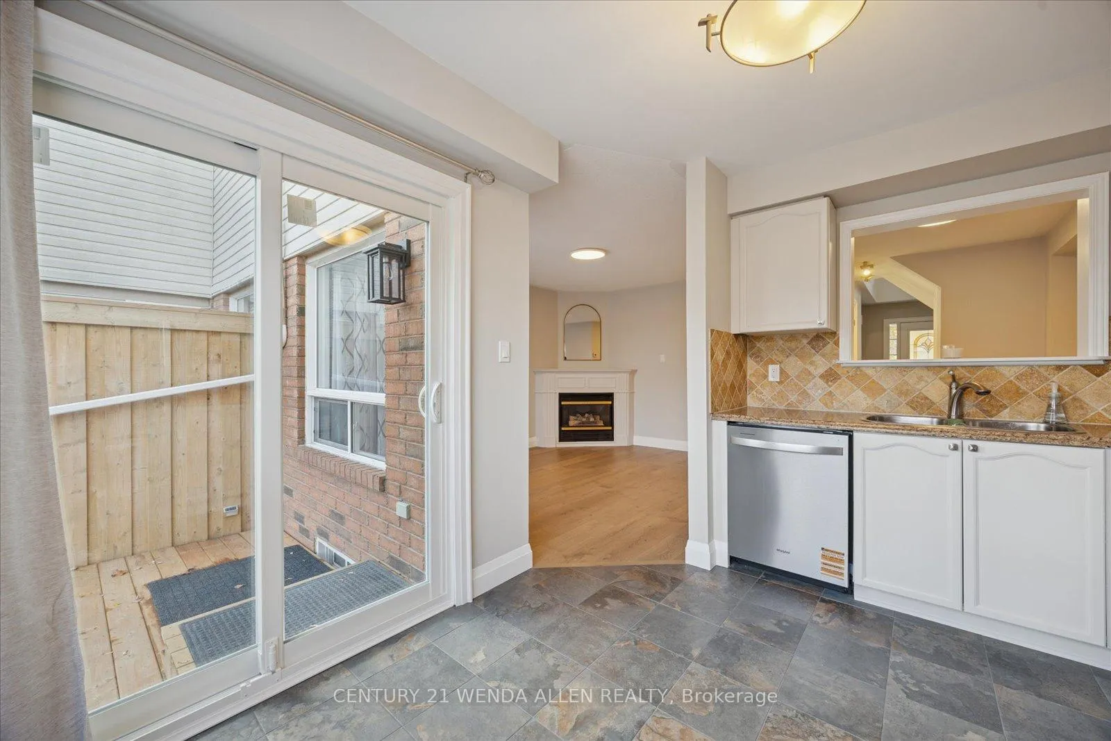 Photo 23 of 1781 Woodgate Trail, Oshawa, Samac — HOMEH