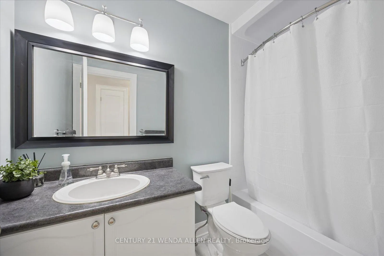 Photo 30 of 1781 Woodgate Trail, Oshawa, Samac — HOMEH