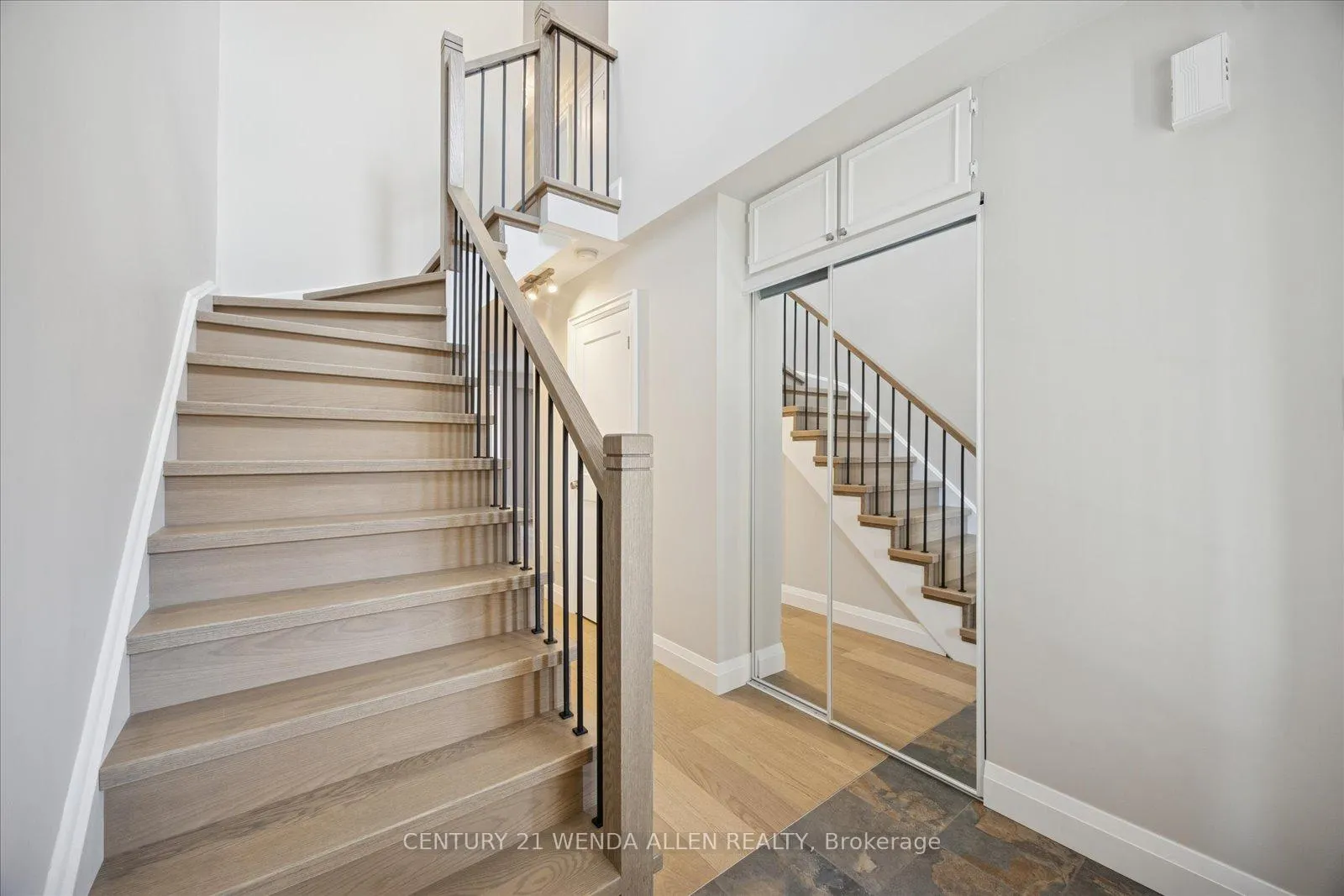 Photo 32 of 1781 Woodgate Trail, Oshawa, Samac — HOMEH