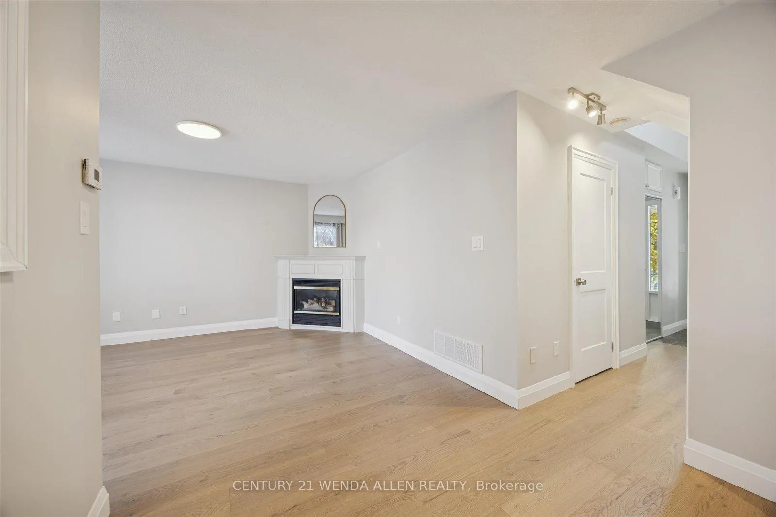 Photo 35 of 1781 Woodgate Trail, Oshawa, Samac — HOMEH