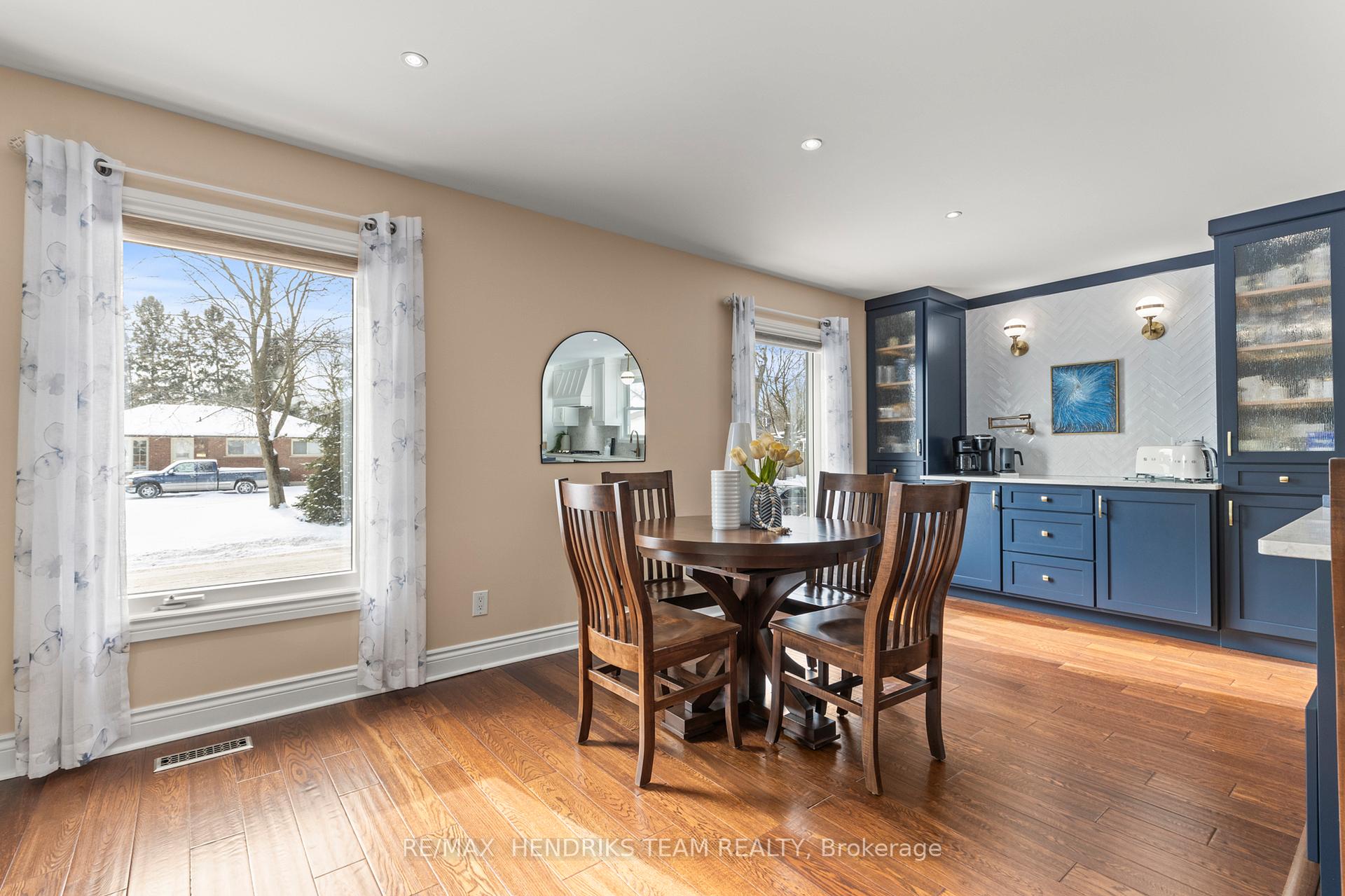 Photo 12 of 23 Hurricane Road, Pelham, Fonthill — HOMEH