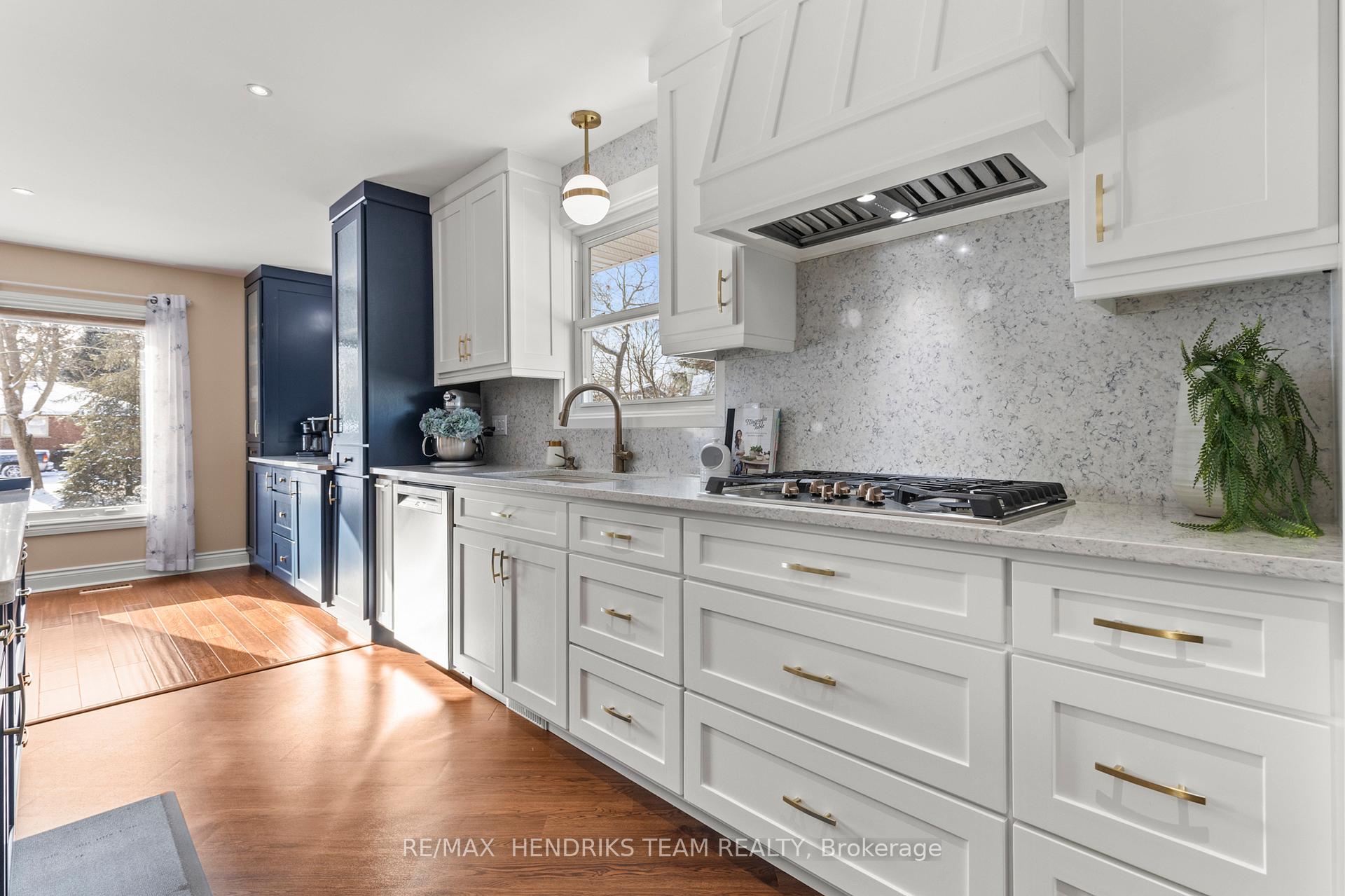 Photo 15 of 23 Hurricane Road, Pelham, Fonthill — HOMEH