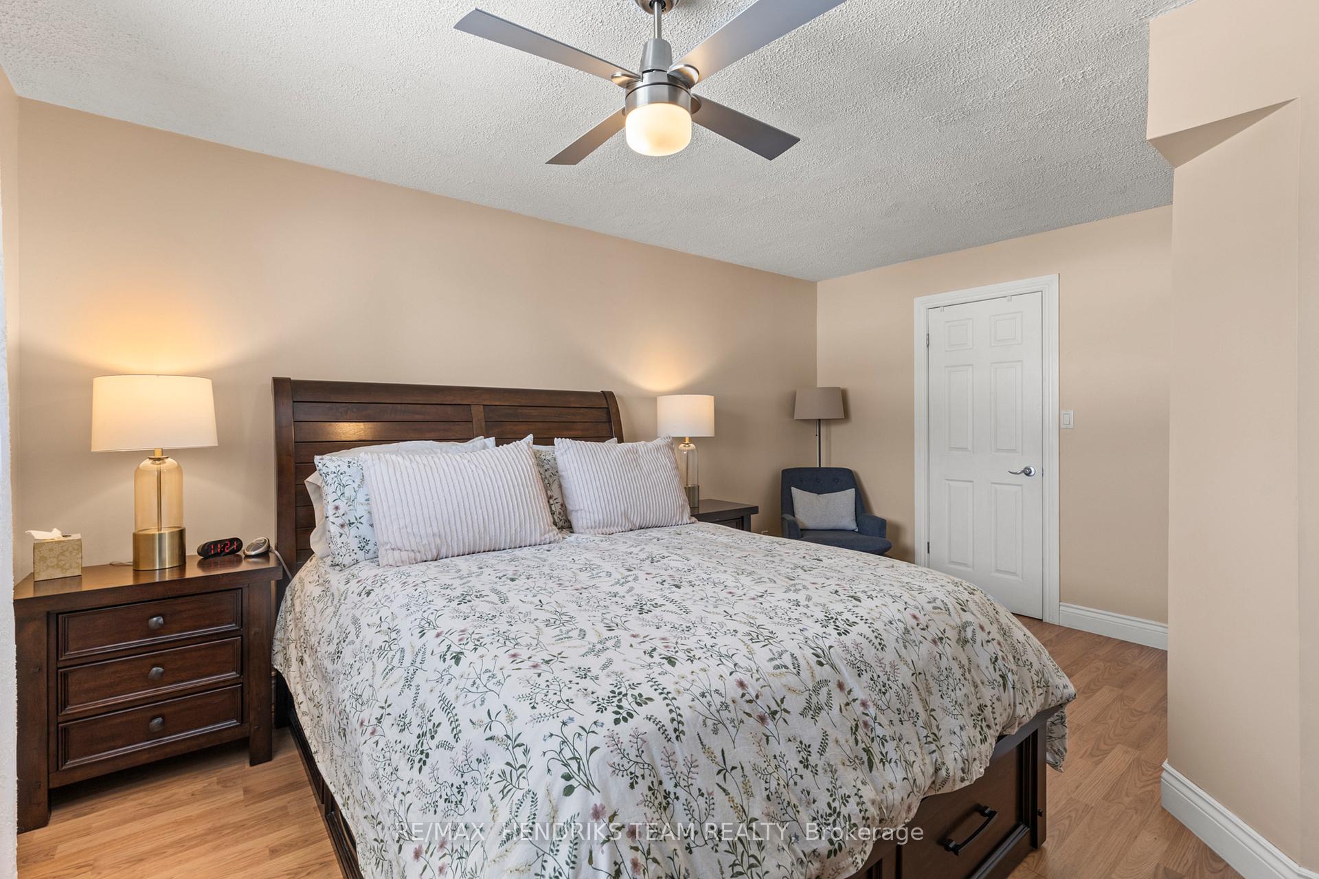Photo 19 of 23 Hurricane Road, Pelham, Fonthill — HOMEH