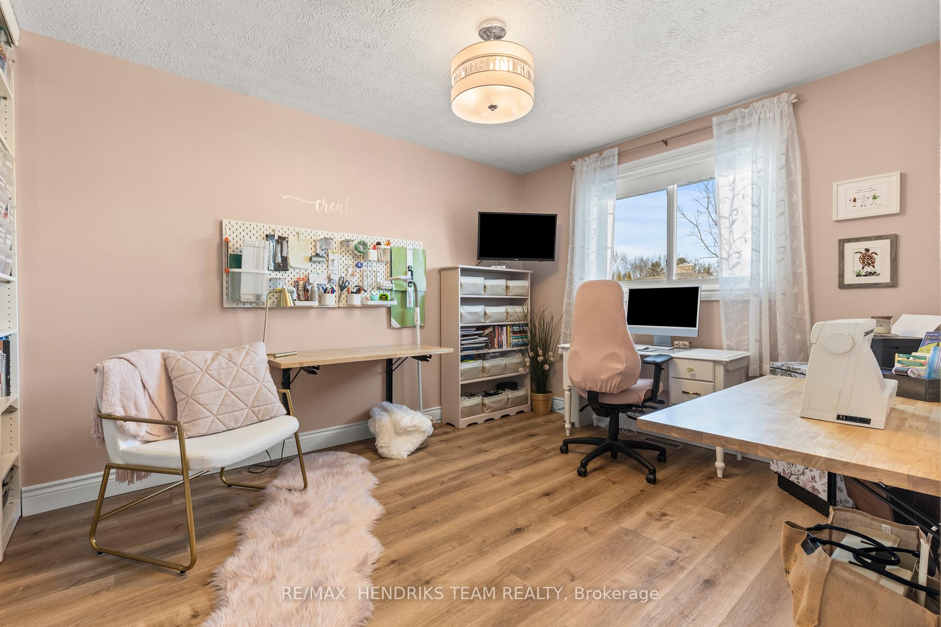 Photo 21 of 23 Hurricane Road, Pelham, Fonthill — HOMEH