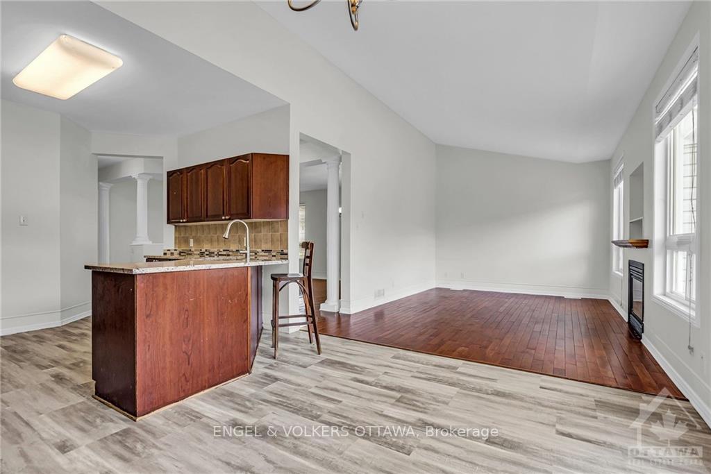 Photo 3 of 793 Valin Street, Ottawa, Fallingbrook/Gardenway South — HOMEH