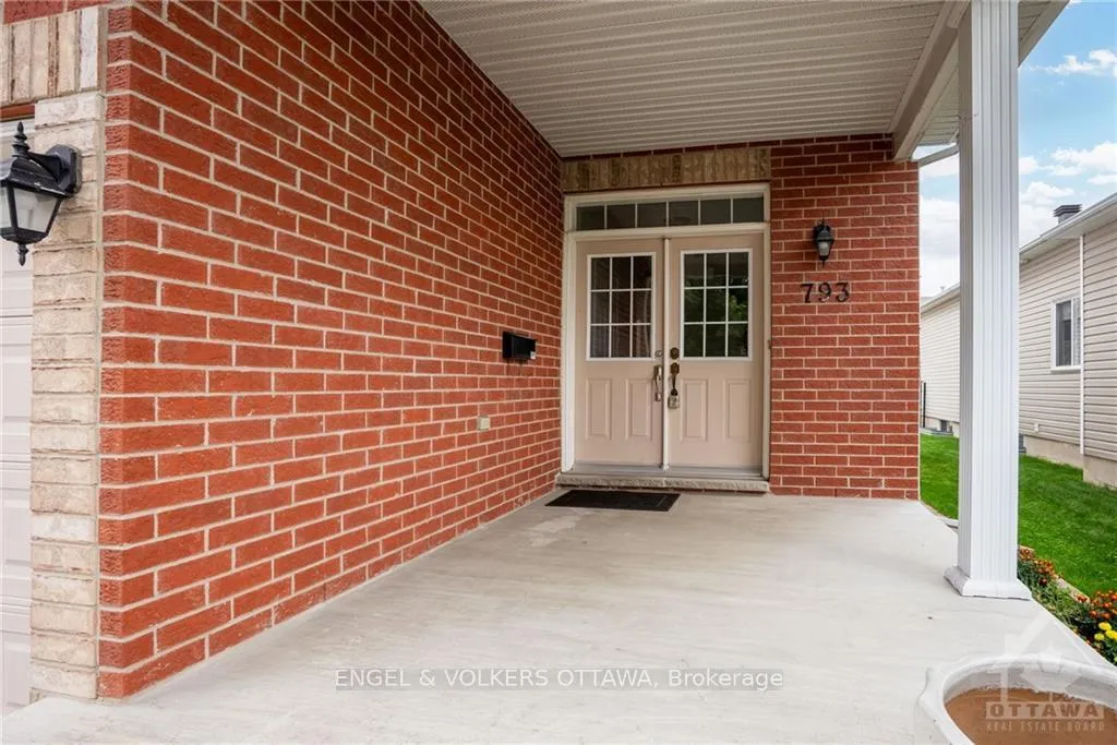 Photo 5 of 793 Valin Street, Ottawa, Fallingbrook/Gardenway South — HOMEH