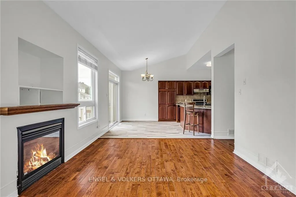 Photo 7 of 793 Valin Street, Ottawa, Fallingbrook/Gardenway South — HOMEH