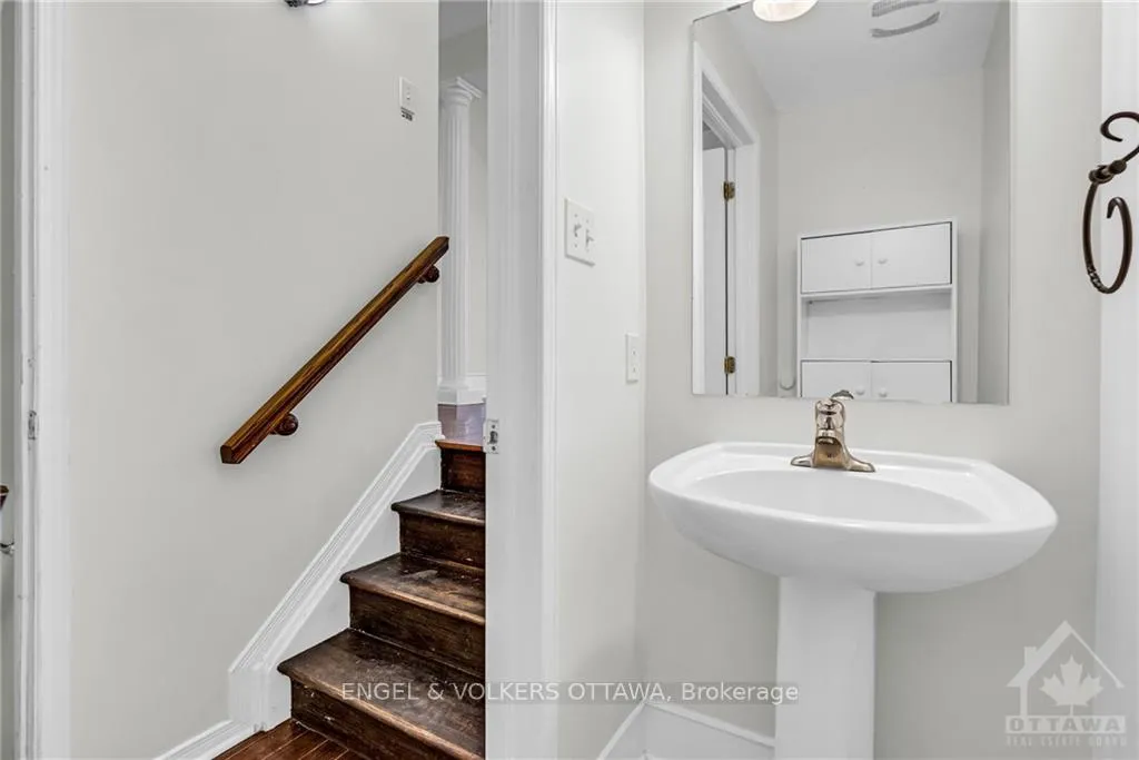 Photo 8 of 793 Valin Street, Ottawa, Fallingbrook/Gardenway South — HOMEH