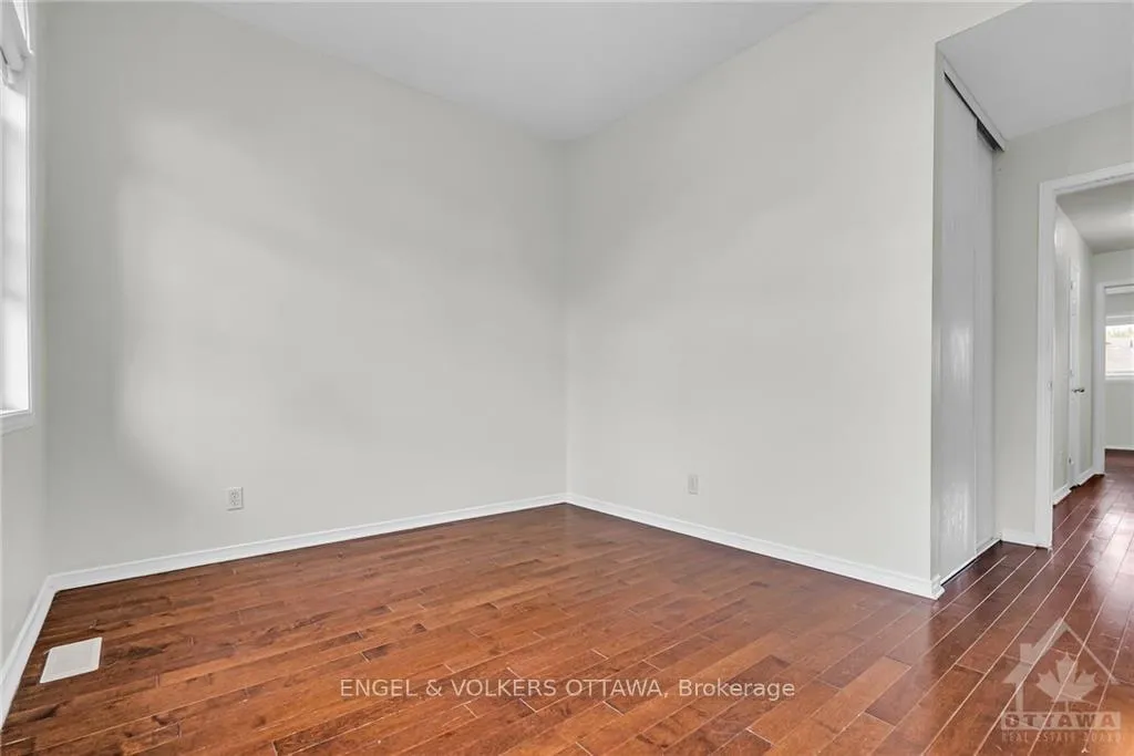 Photo 9 of 793 Valin Street, Ottawa, Fallingbrook/Gardenway South — HOMEH