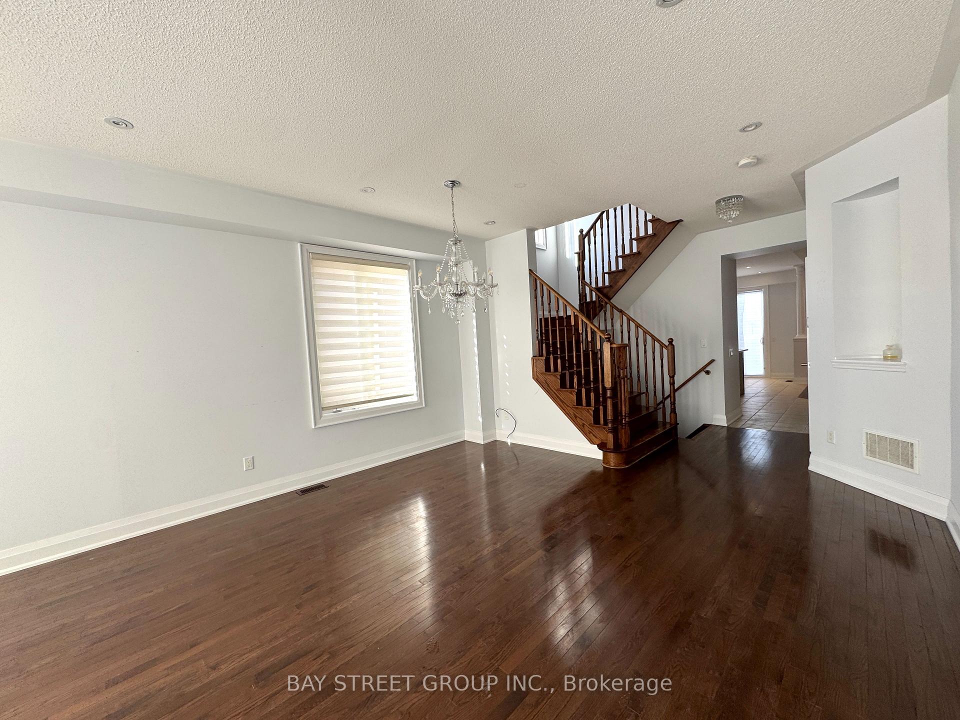 Photo 5 of 78 Silkgrove Terrace, Markham, Wismer — HOMEH