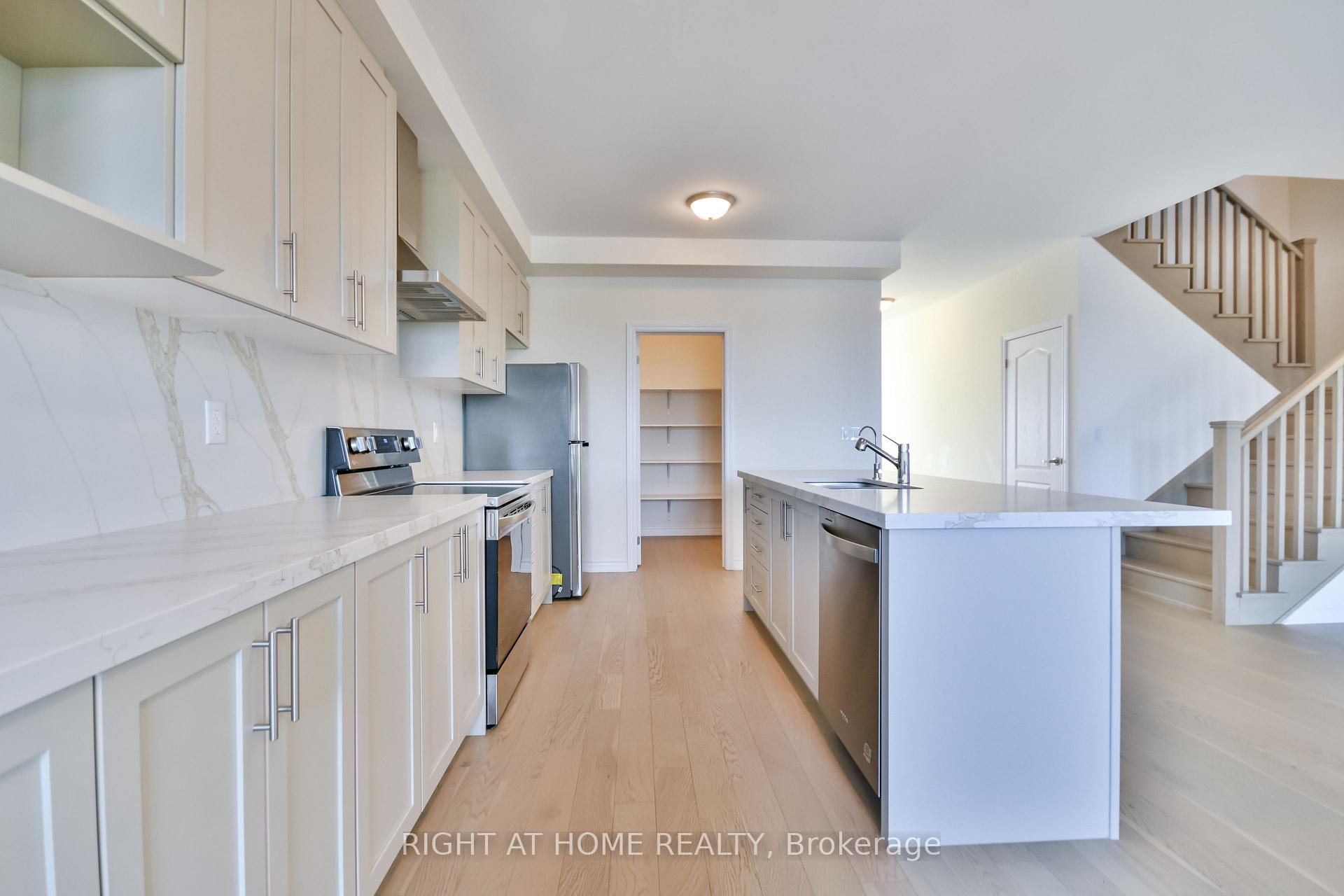 Photo 6 of 3032 Sierra Drive, Orillia — HOMEH