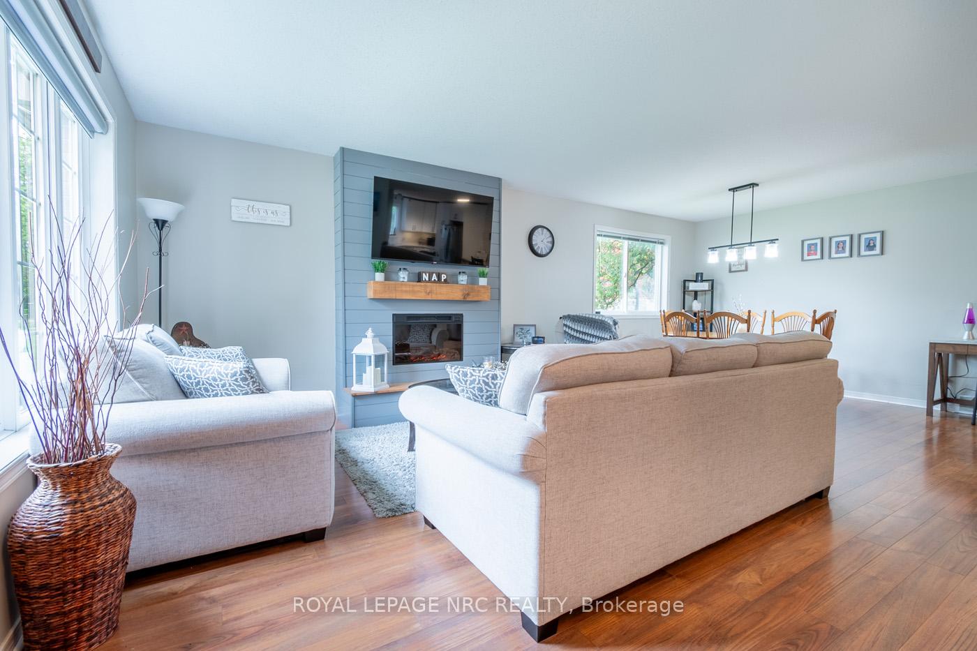 Photo 8 of 810 Canboro Road W, Pelham, Fenwick — HOMEH