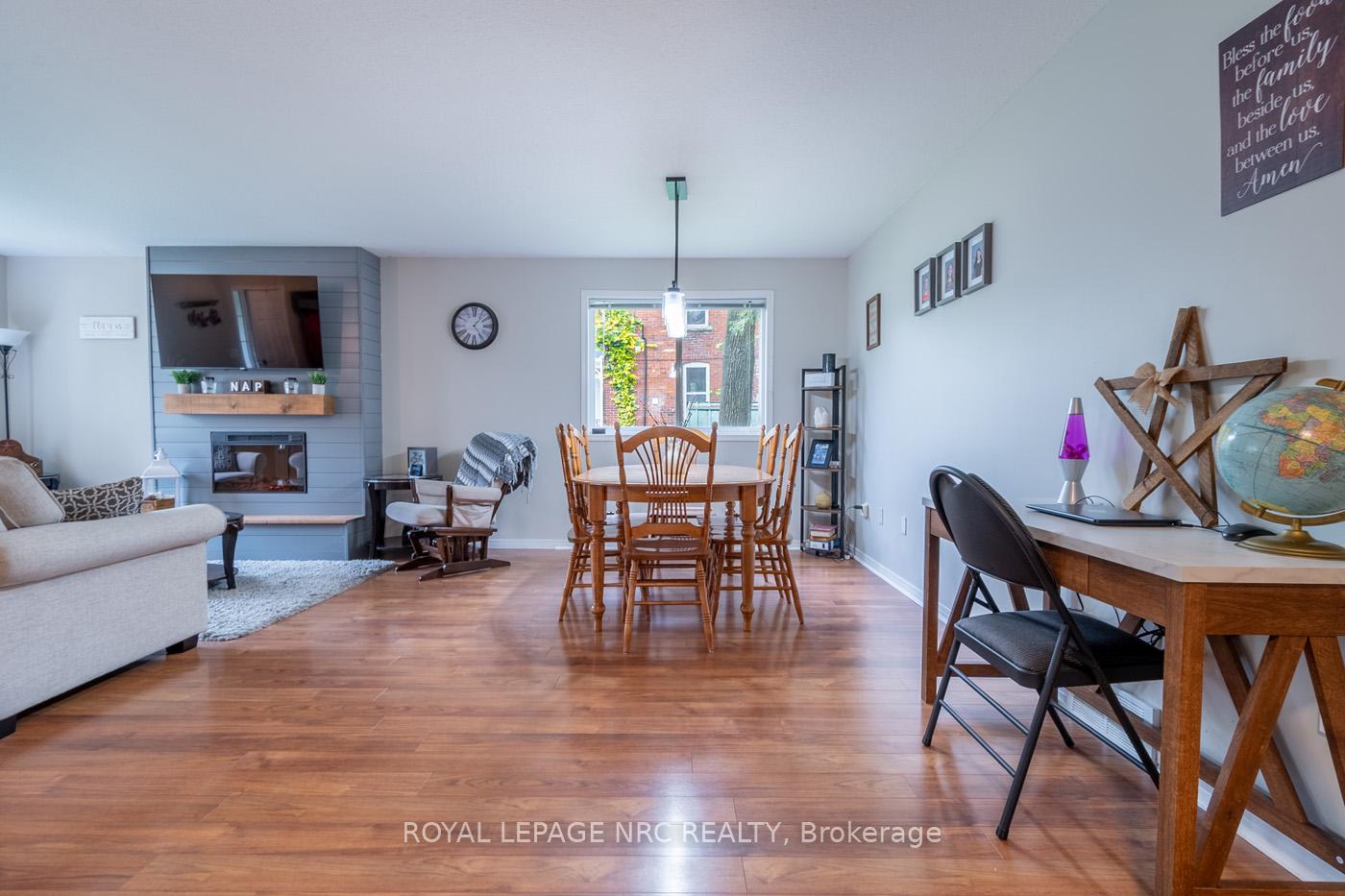 Photo 9 of 810 Canboro Road W, Pelham, Fenwick — HOMEH