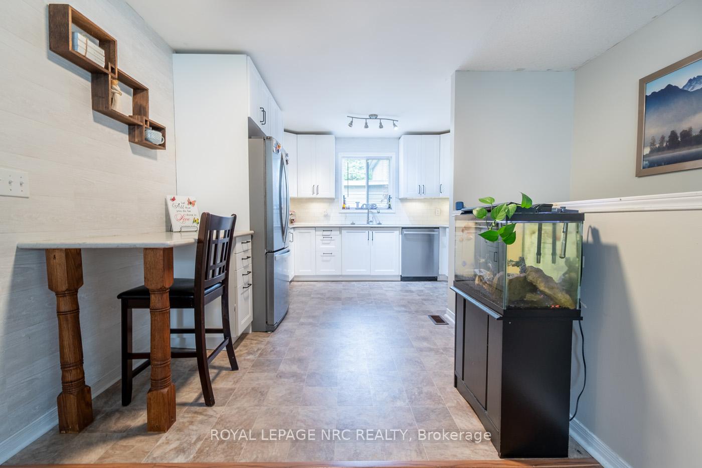 Photo 12 of 810 Canboro Road W, Pelham, Fenwick — HOMEH