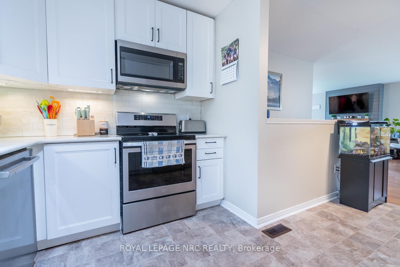 Photo 13 of 810 Canboro Road W, Pelham, Fenwick — HOMEH