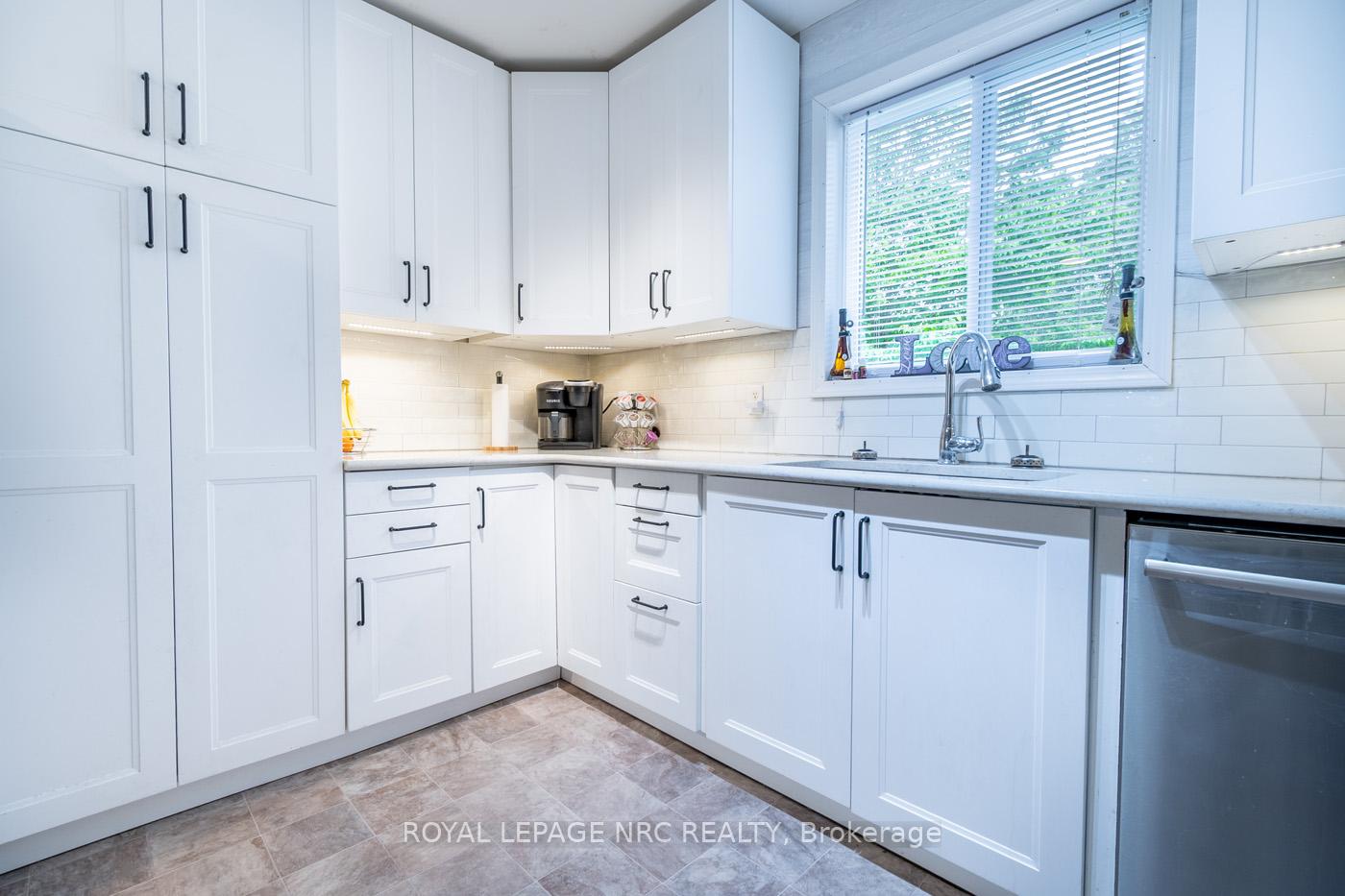 Photo 15 of 810 Canboro Road W, Pelham, Fenwick — HOMEH