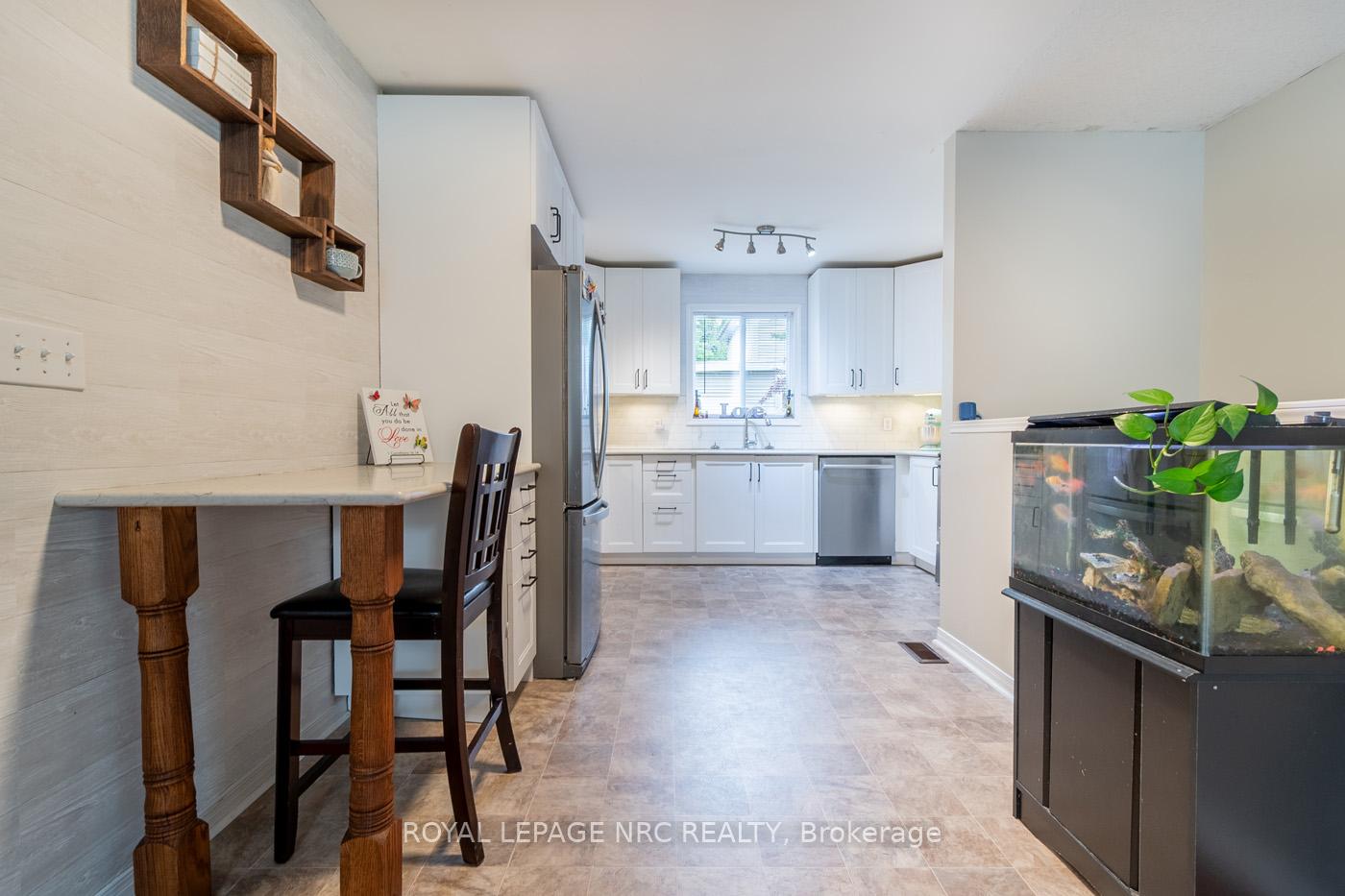 Photo 16 of 810 Canboro Road W, Pelham, Fenwick — HOMEH