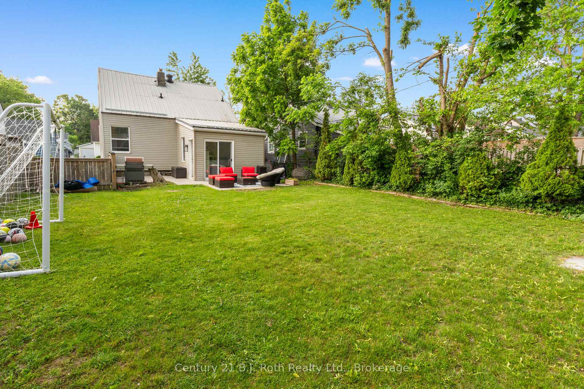 Photo 23 of 5 Albany Avenue, Orillia — HOMEH