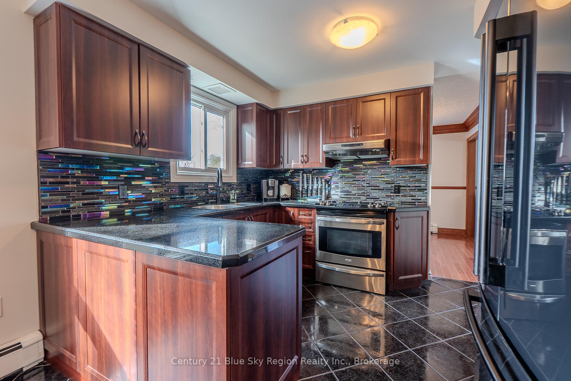 Photo 2 of 110 Sable Crescent, North Bay, Birchaven — HOMEH