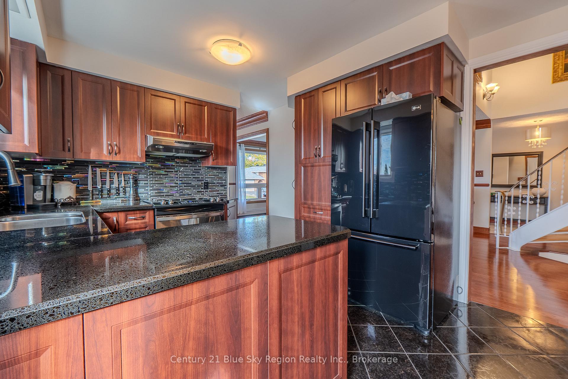 Photo 3 of 110 Sable Crescent, North Bay, Birchaven — HOMEH