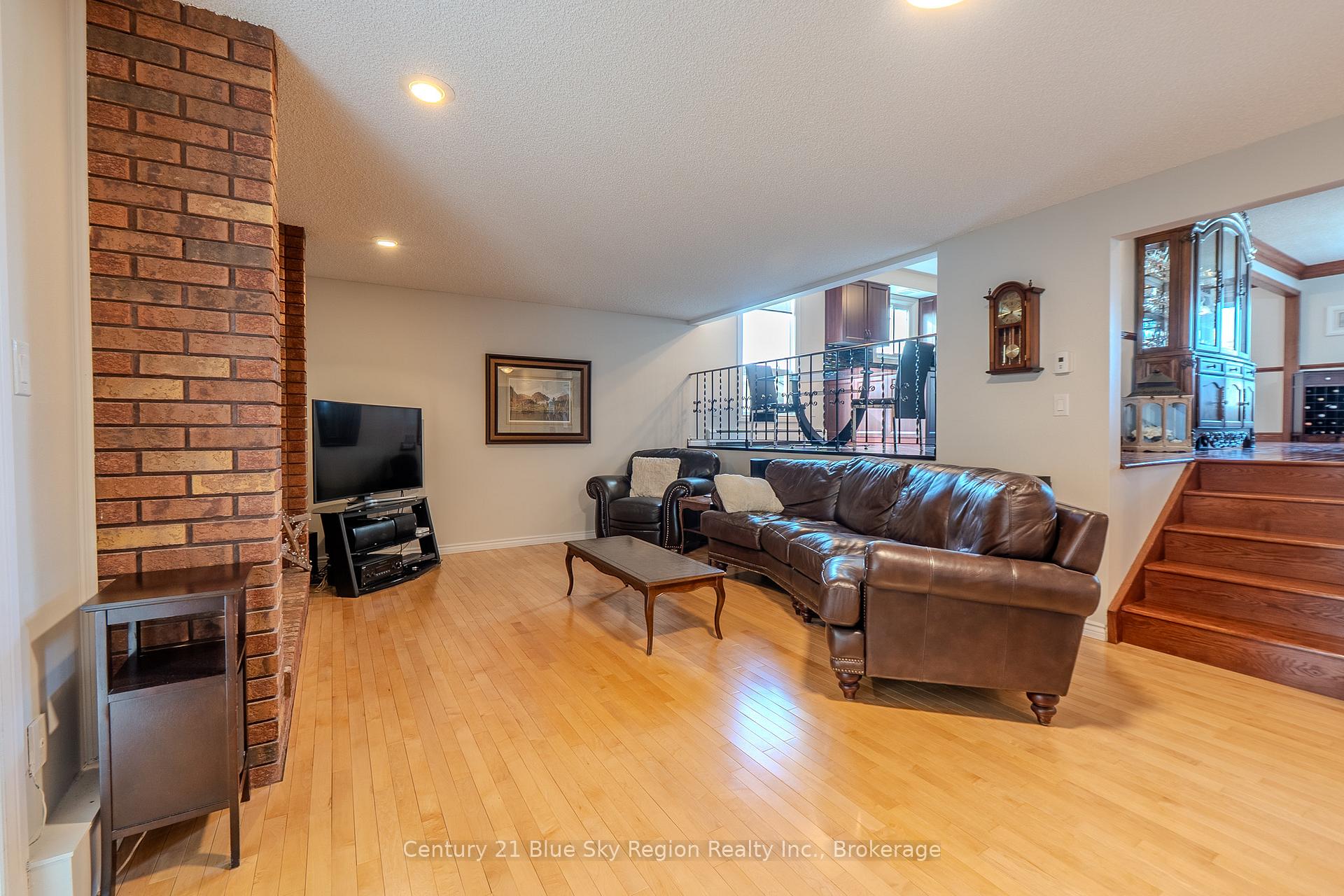 Photo 7 of 110 Sable Crescent, North Bay, Birchaven — HOMEH