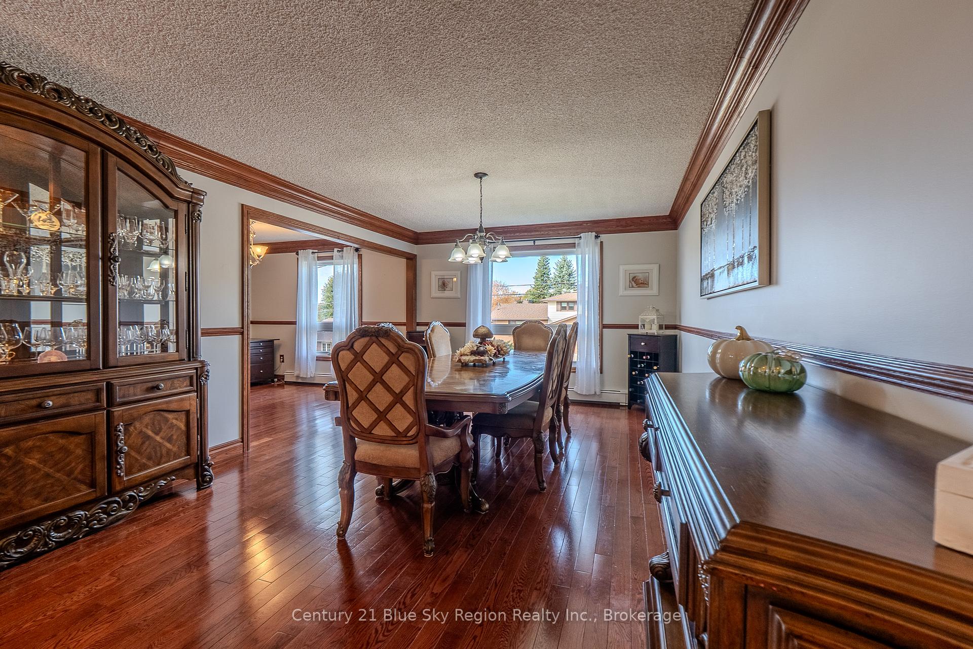 Photo 10 of 110 Sable Crescent, North Bay, Birchaven — HOMEH