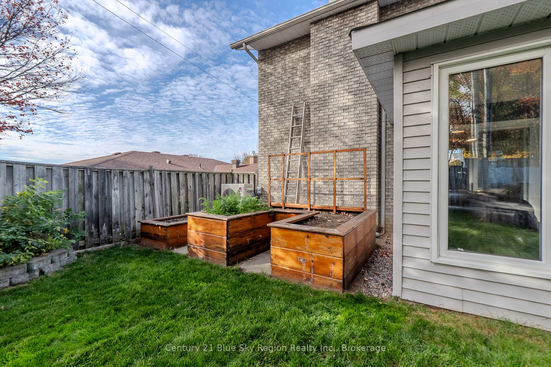 Photo 40 of 110 Sable Crescent, North Bay, Birchaven — HOMEH