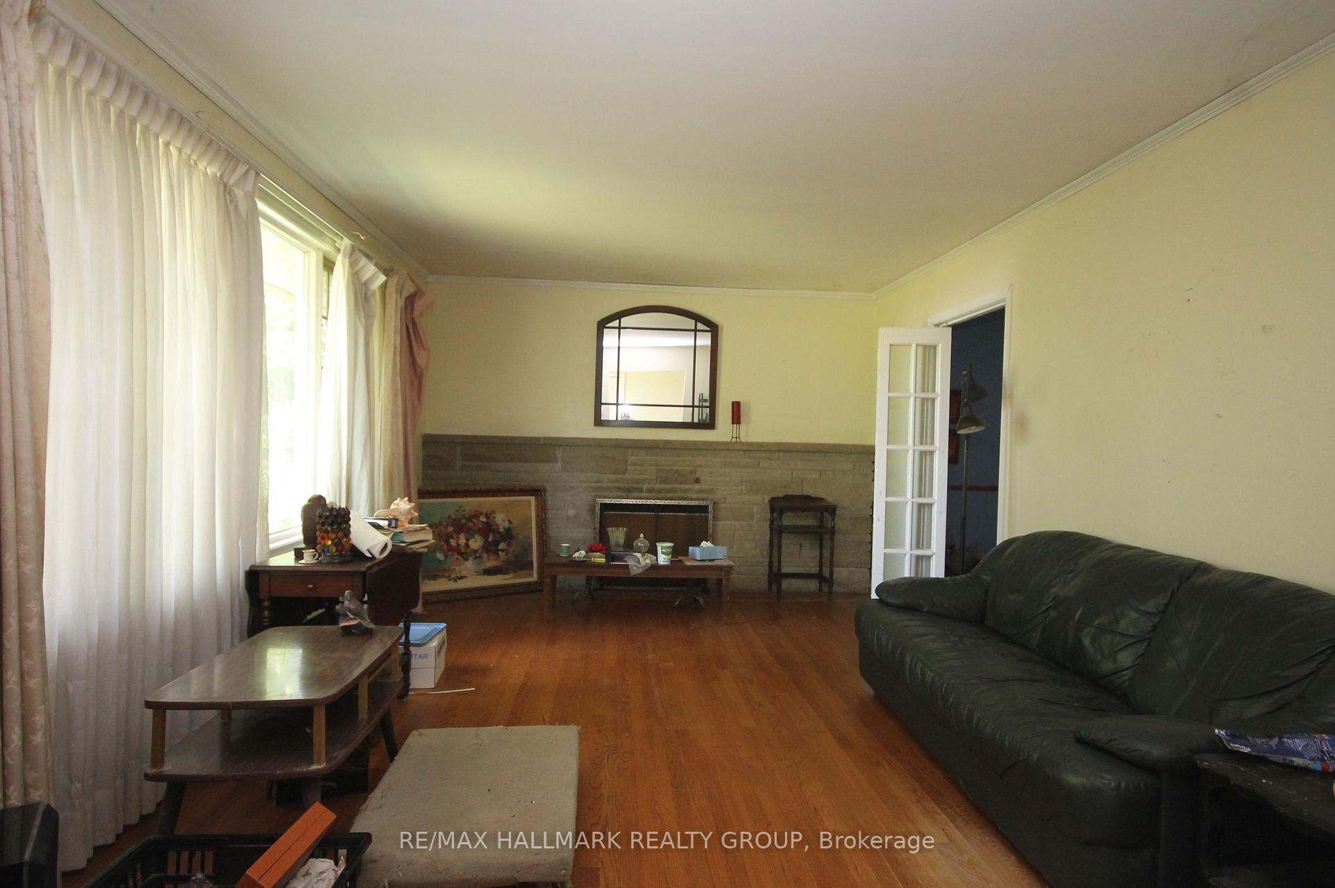 Photo 3 of 2516 Page Road, Ottawa, Chapel Hill South - Orleans Village — HOMEH