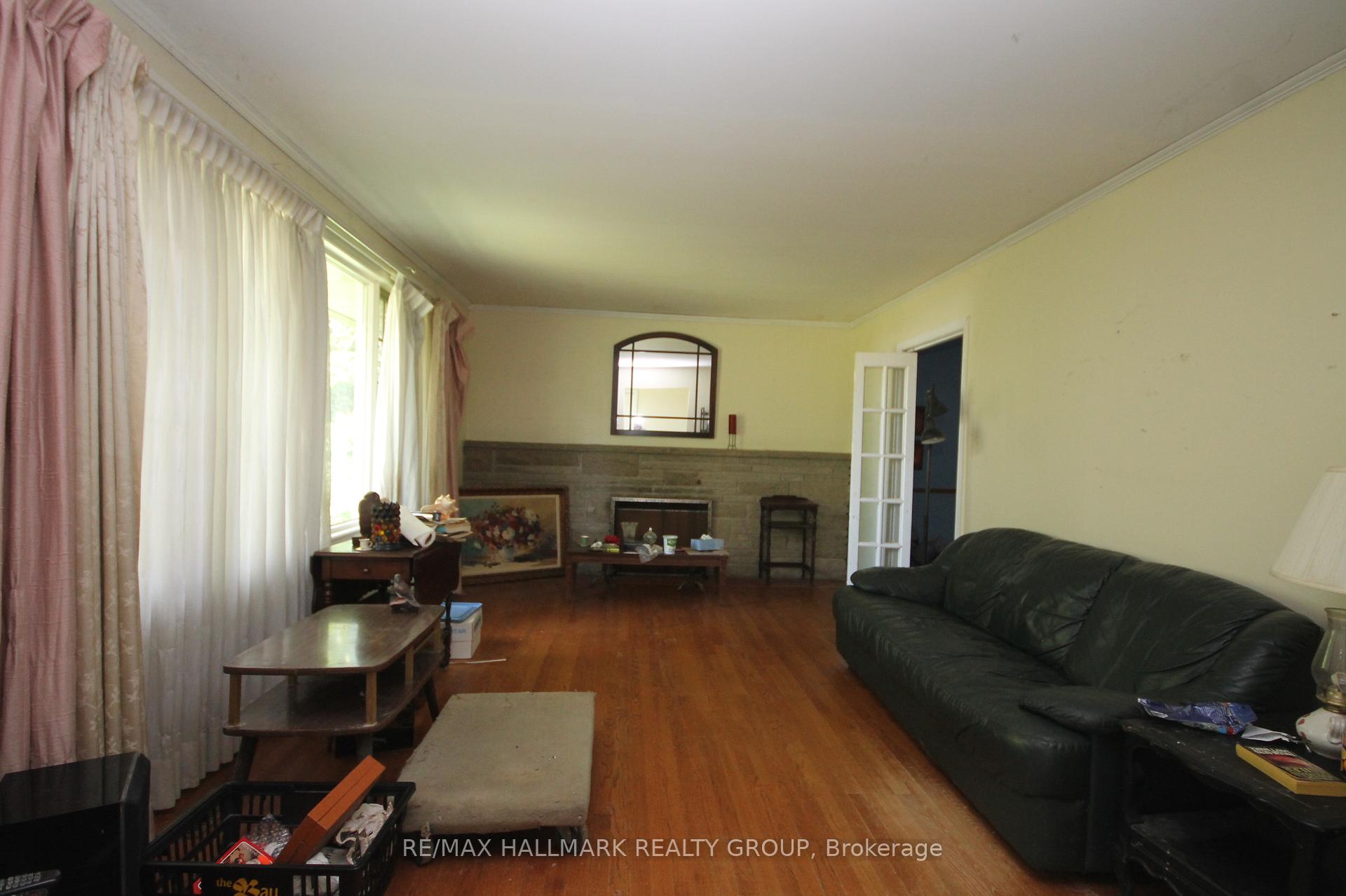 Photo 4 of 2516 Page Road, Ottawa, Chapel Hill South - Orleans Village — HOMEH