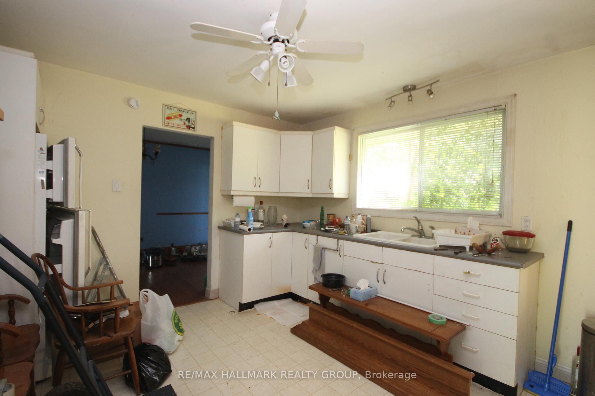 Photo 5 of 2516 Page Road, Ottawa, Chapel Hill South - Orleans Village — HOMEH