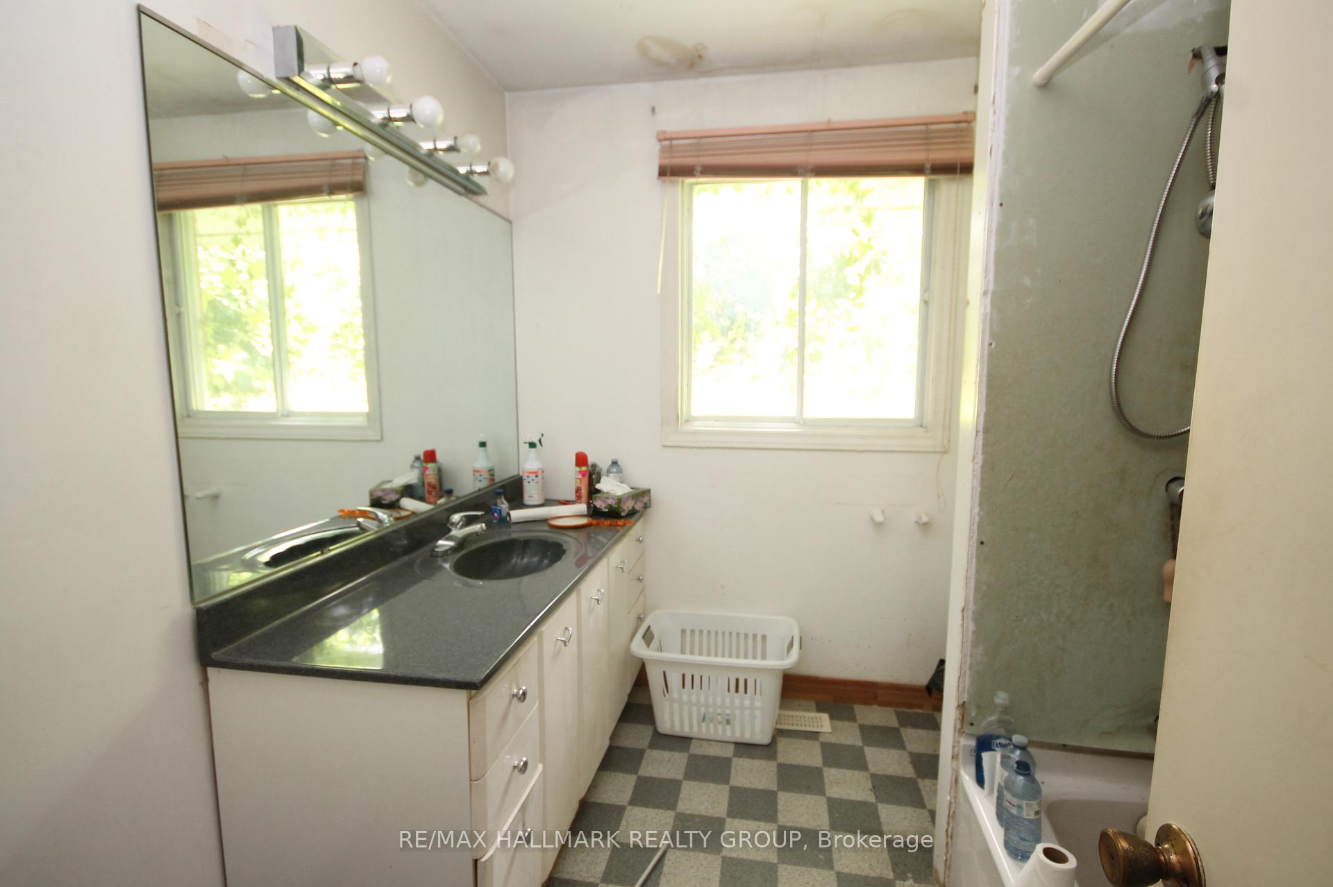 Photo 10 of 2516 Page Road, Ottawa, Chapel Hill South - Orleans Village — HOMEH