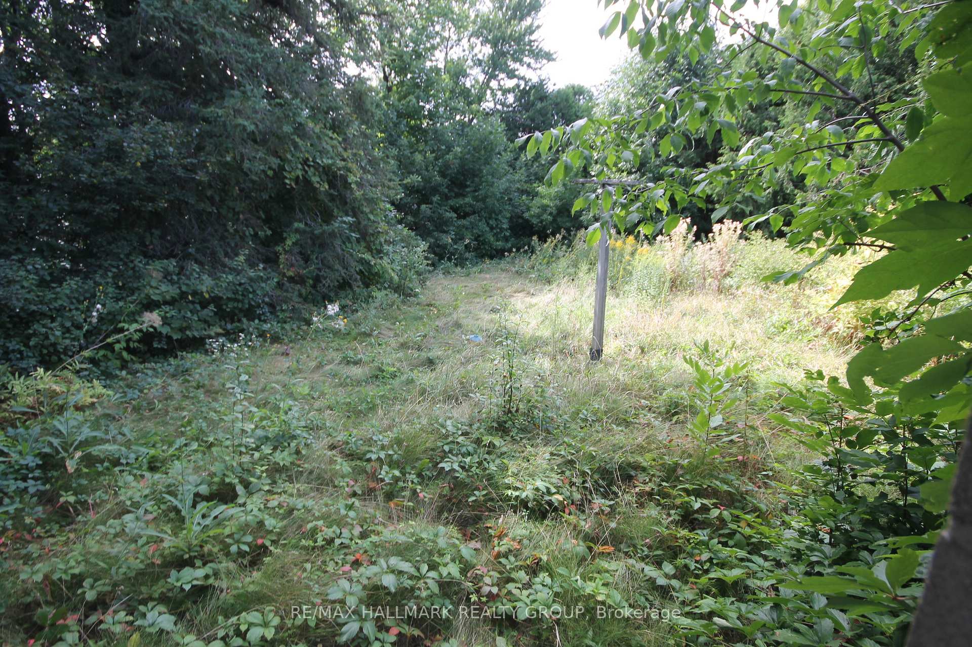 Photo 15 of 2516 Page Road, Ottawa, Chapel Hill South - Orleans Village — HOMEH