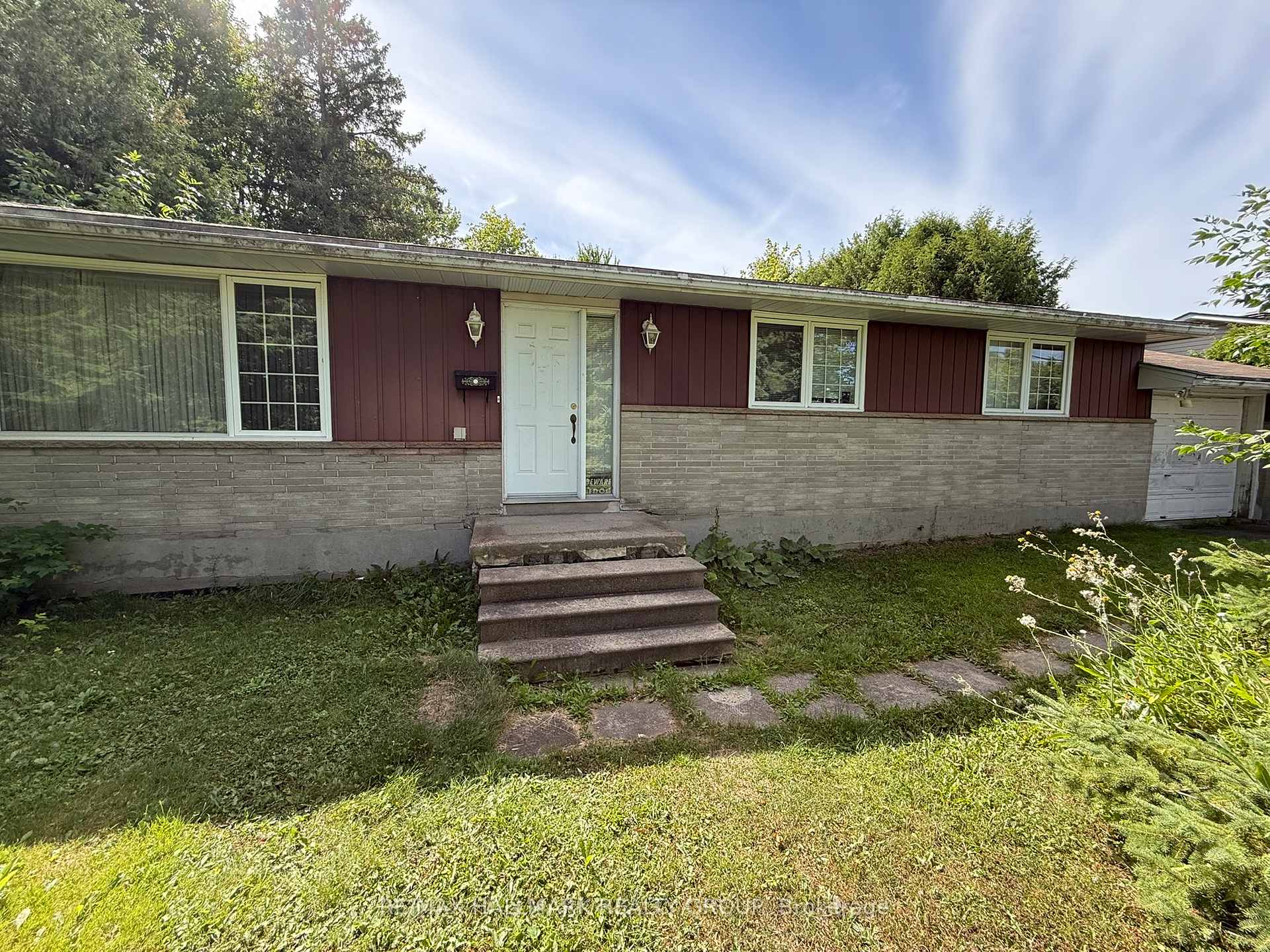 Photo 17 of 2516 Page Road, Ottawa, Chapel Hill South - Orleans Village — HOMEH