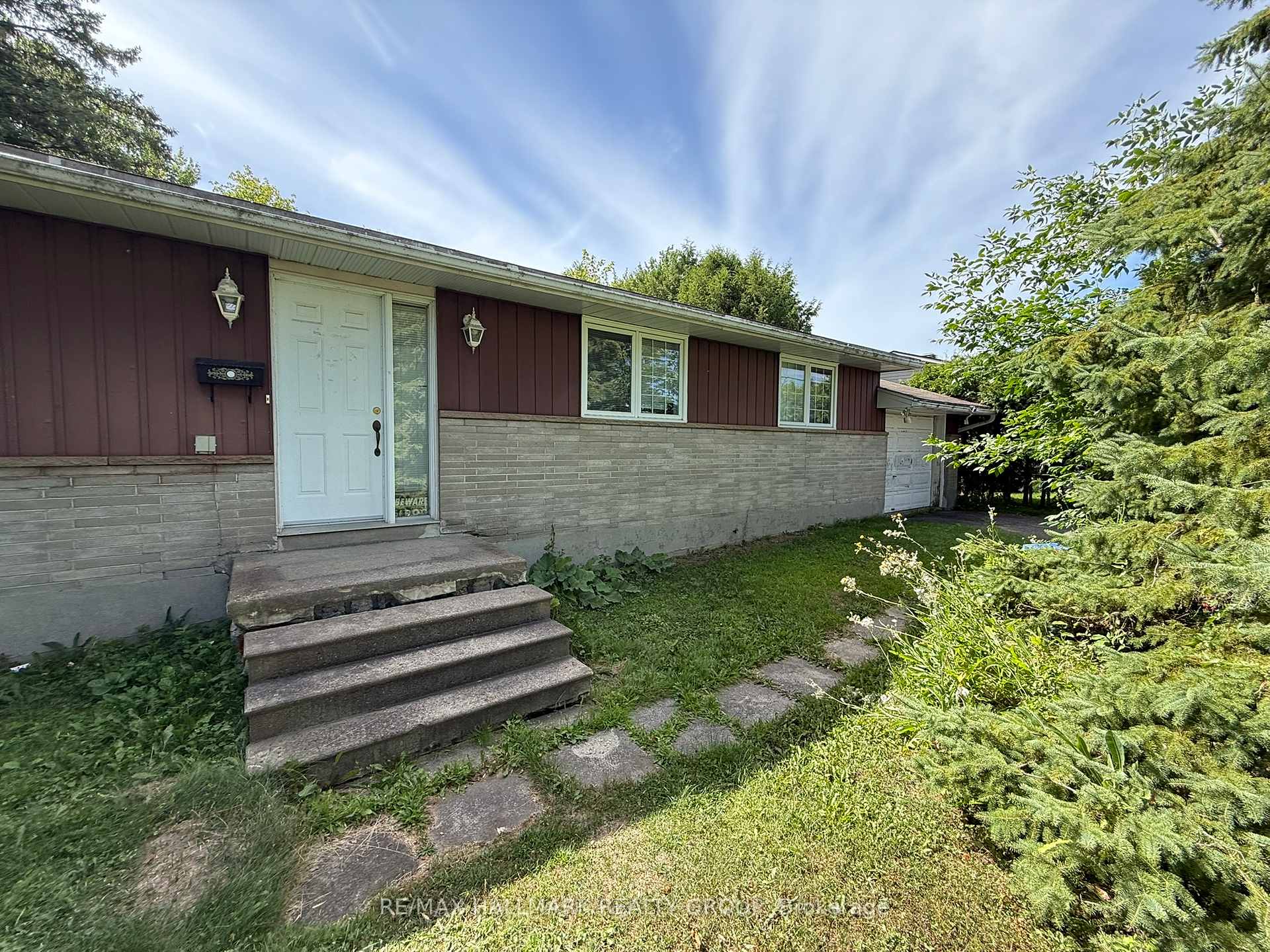 Photo 18 of 2516 Page Road, Ottawa, Chapel Hill South - Orleans Village — HOMEH
