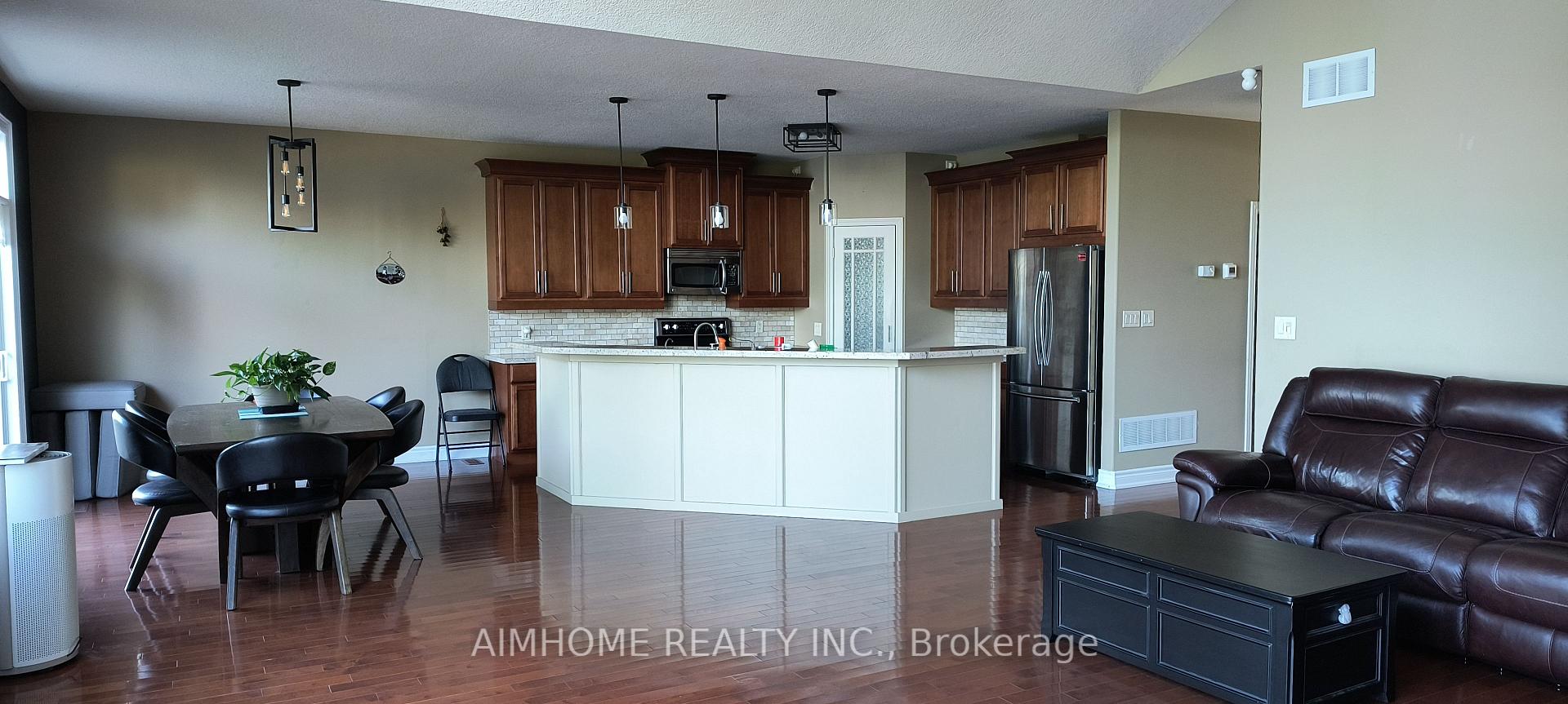 Photo 7 of Unit Main Floor, 807 Stone Street, Oshawa, Lakeview — HOMEH