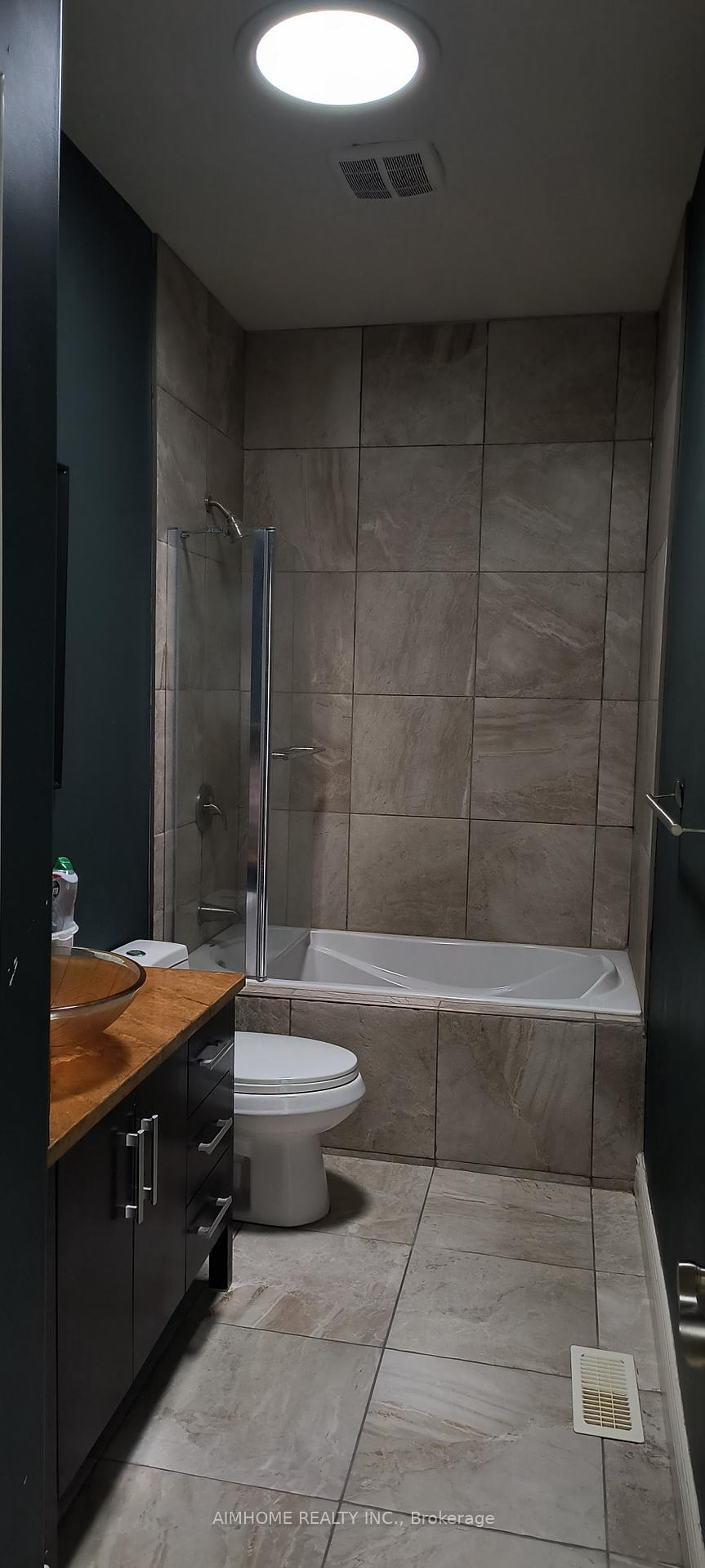 Photo 8 of Unit Main Floor, 807 Stone Street, Oshawa, Lakeview — HOMEH