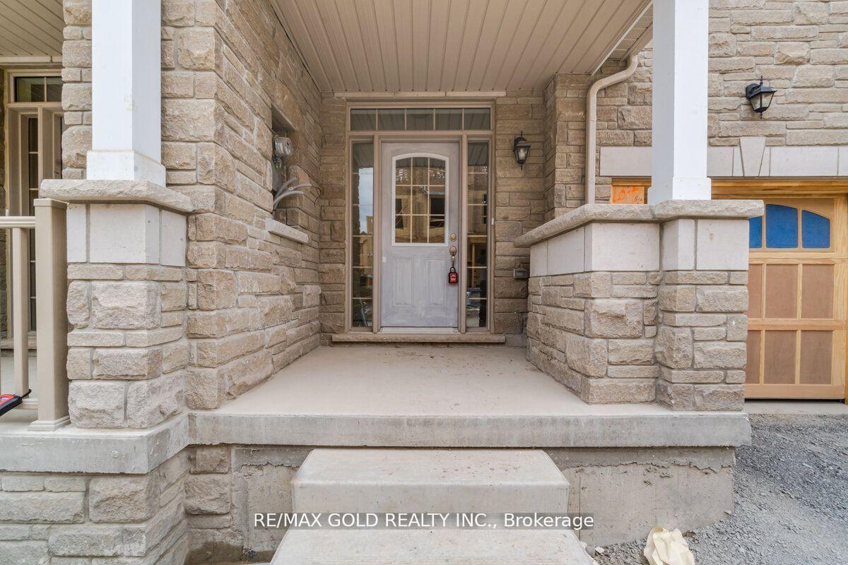 Photo 2 of 18 Andress Way, Markham, Cedarwood — HOMEH