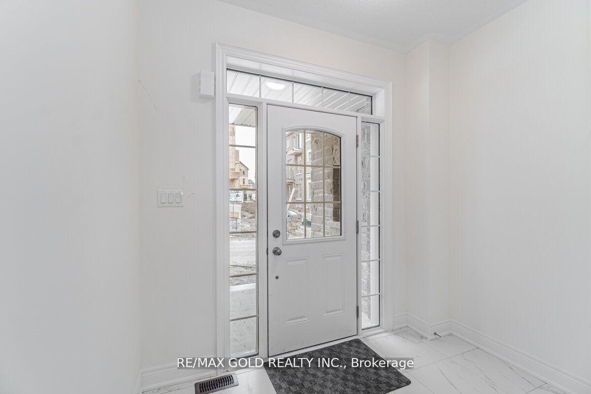 Photo 3 of 18 Andress Way, Markham, Cedarwood — HOMEH