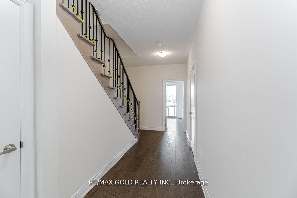 Photo 4 of 18 Andress Way, Markham, Cedarwood — HOMEH