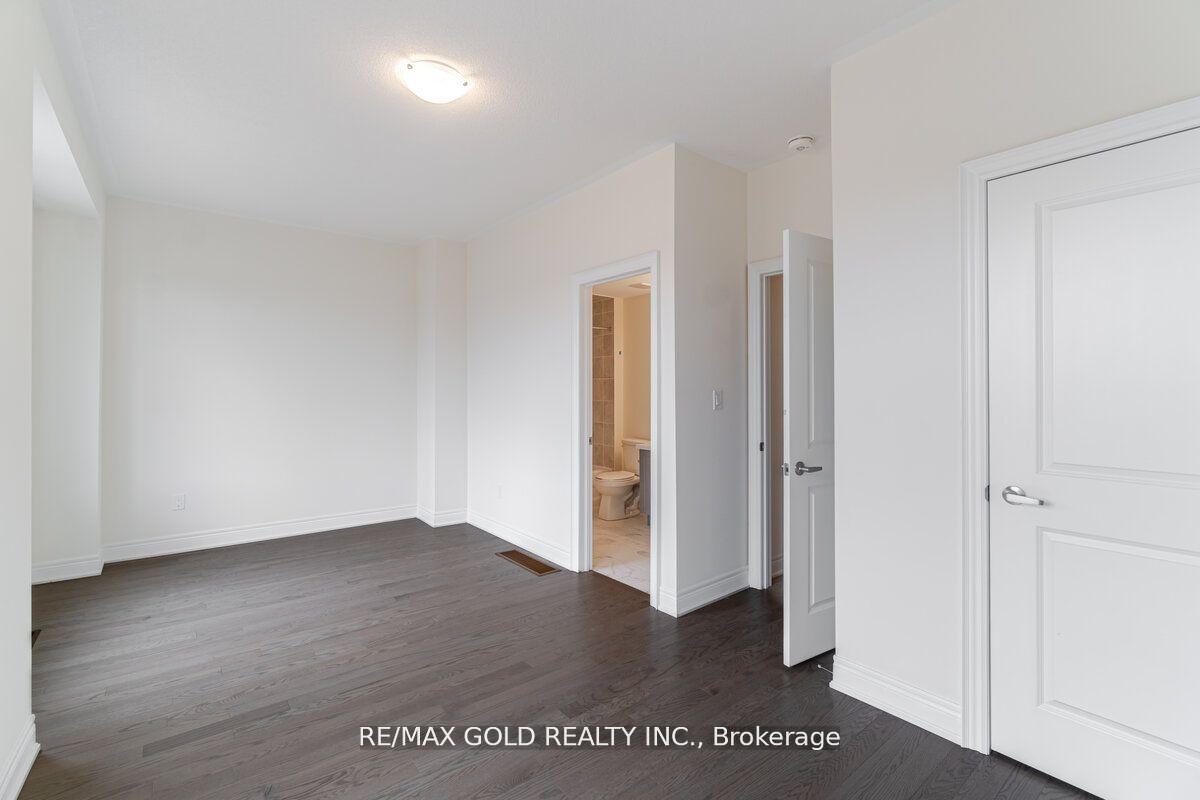 Photo 5 of 18 Andress Way, Markham, Cedarwood — HOMEH