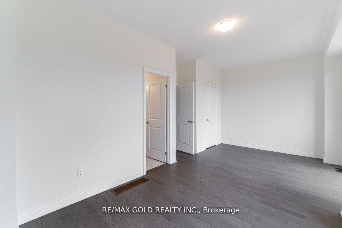 Photo 7 of 18 Andress Way, Markham, Cedarwood — HOMEH