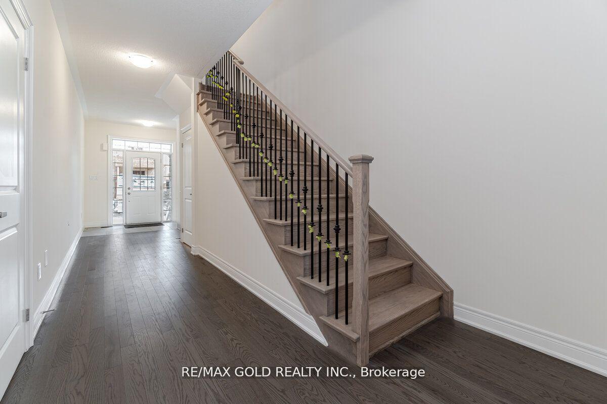 Photo 10 of 18 Andress Way, Markham, Cedarwood — HOMEH
