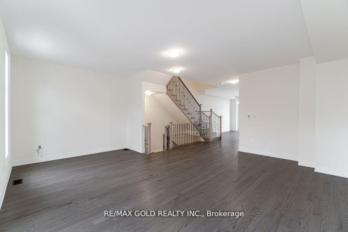Photo 12 of 18 Andress Way, Markham, Cedarwood — HOMEH