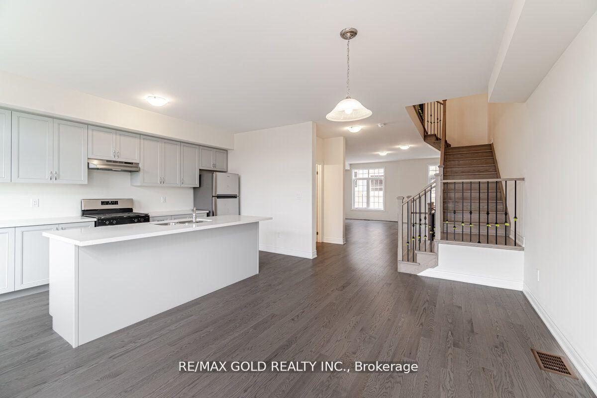 Photo 14 of 18 Andress Way, Markham, Cedarwood — HOMEH